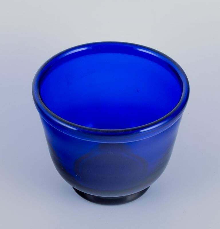 Pair Of Danish Art Glass Vases In Dark Blue Glass 1930/40s. photo Home Decor