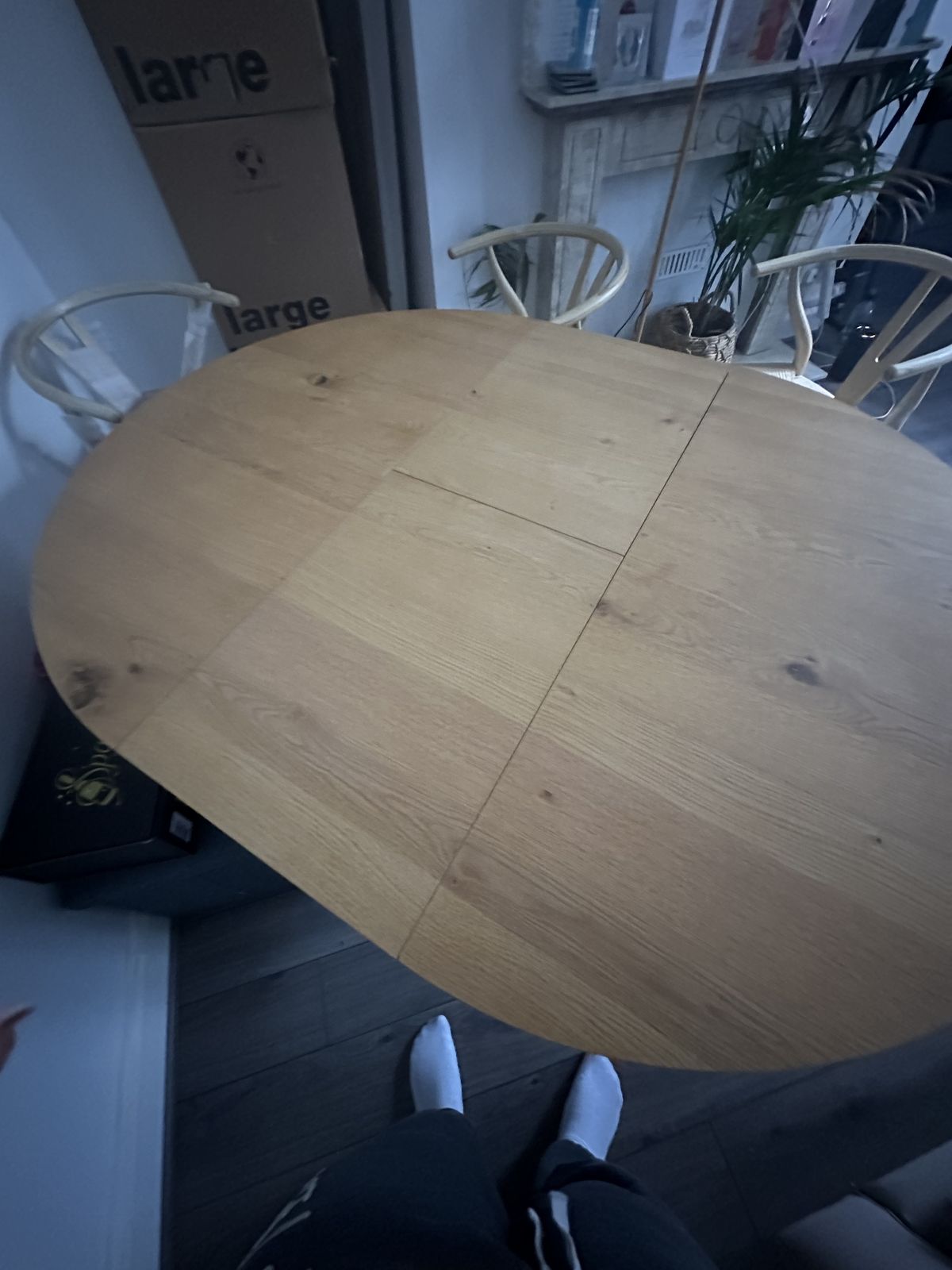 Maru Round 4 6 Seater Extending Oak Pedestal Dining Table, Oak photo furniture