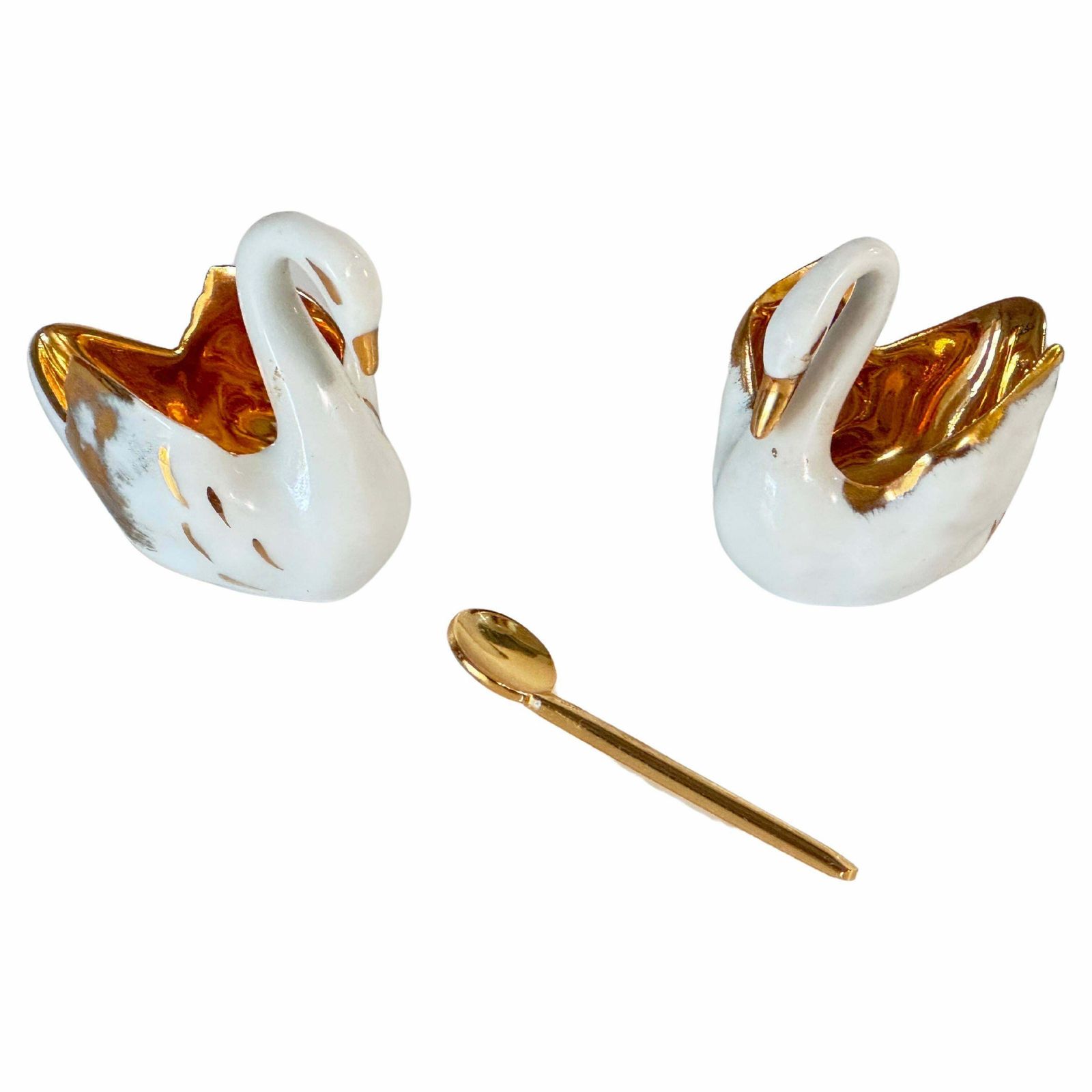 Salt And Pepper Shaker Ceramic By Limoges France White Gold Color 20th Century