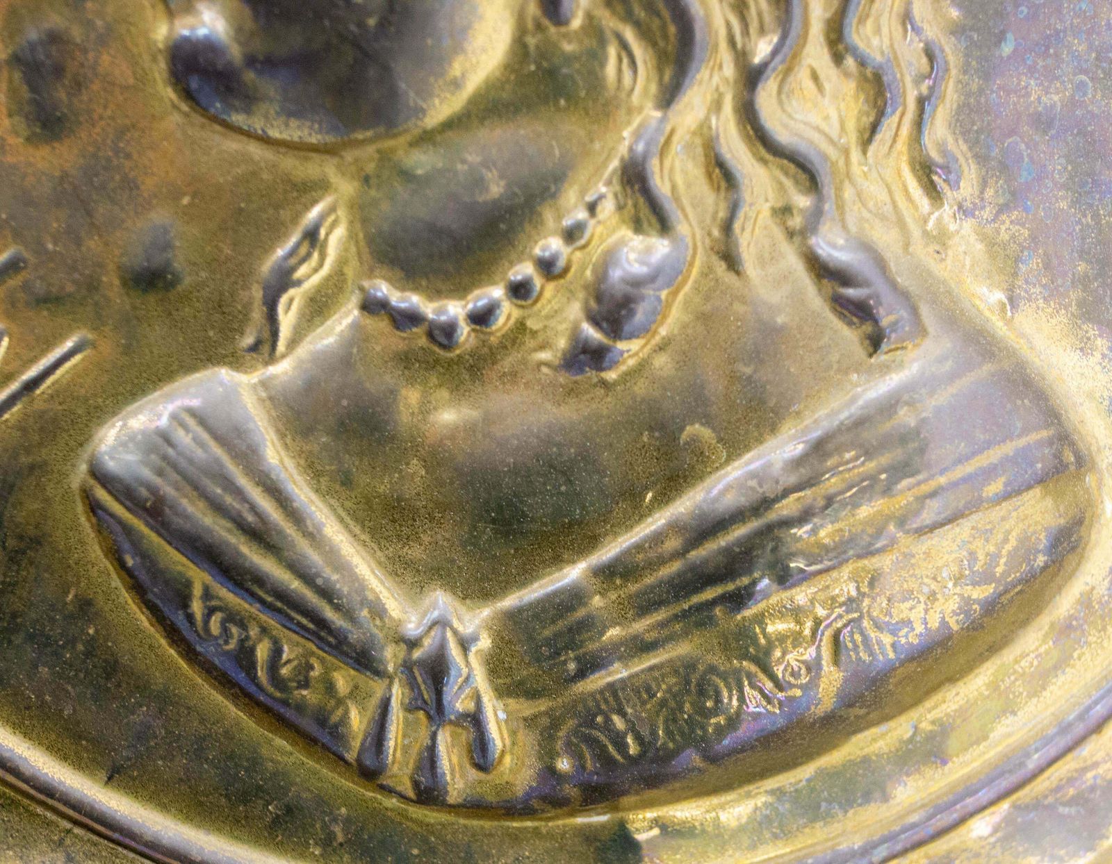 French Golden Copper Tray Profile Of The Wife Of Louis 14, 19th Mid Century photo for sale