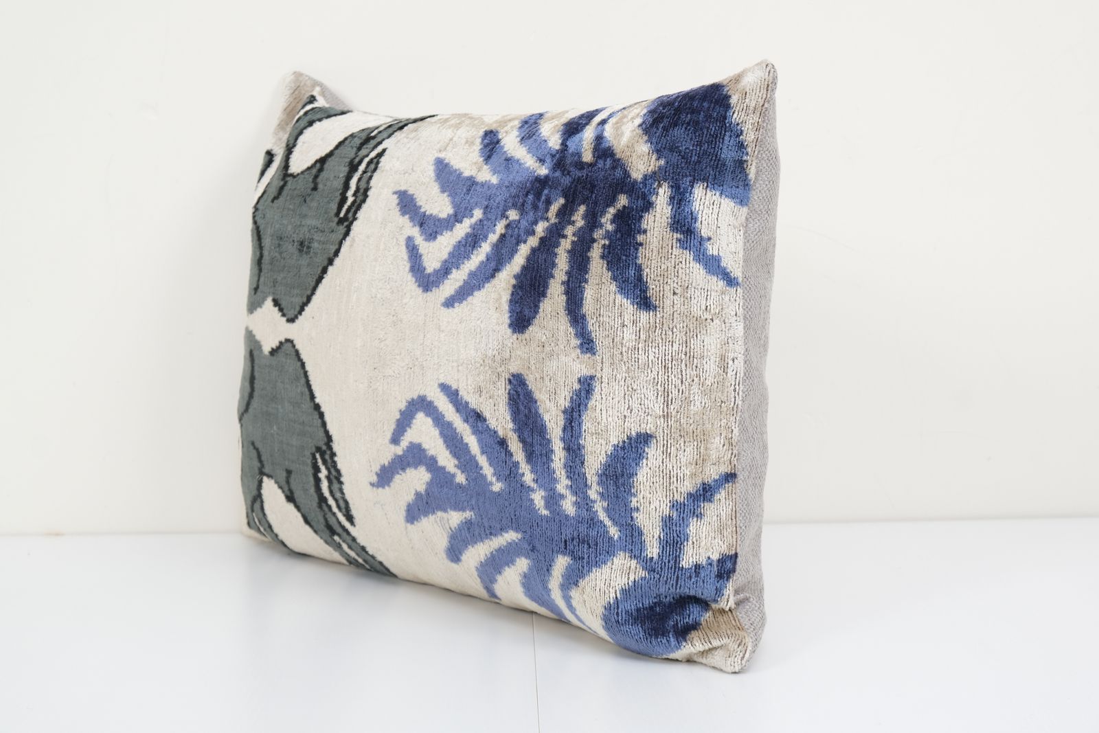 Ikat Elephant Pillow, Silk Lumbar Cushion Cover, Animal Velvet Pillows, Interior Design 40x60 Cm photo 55.0