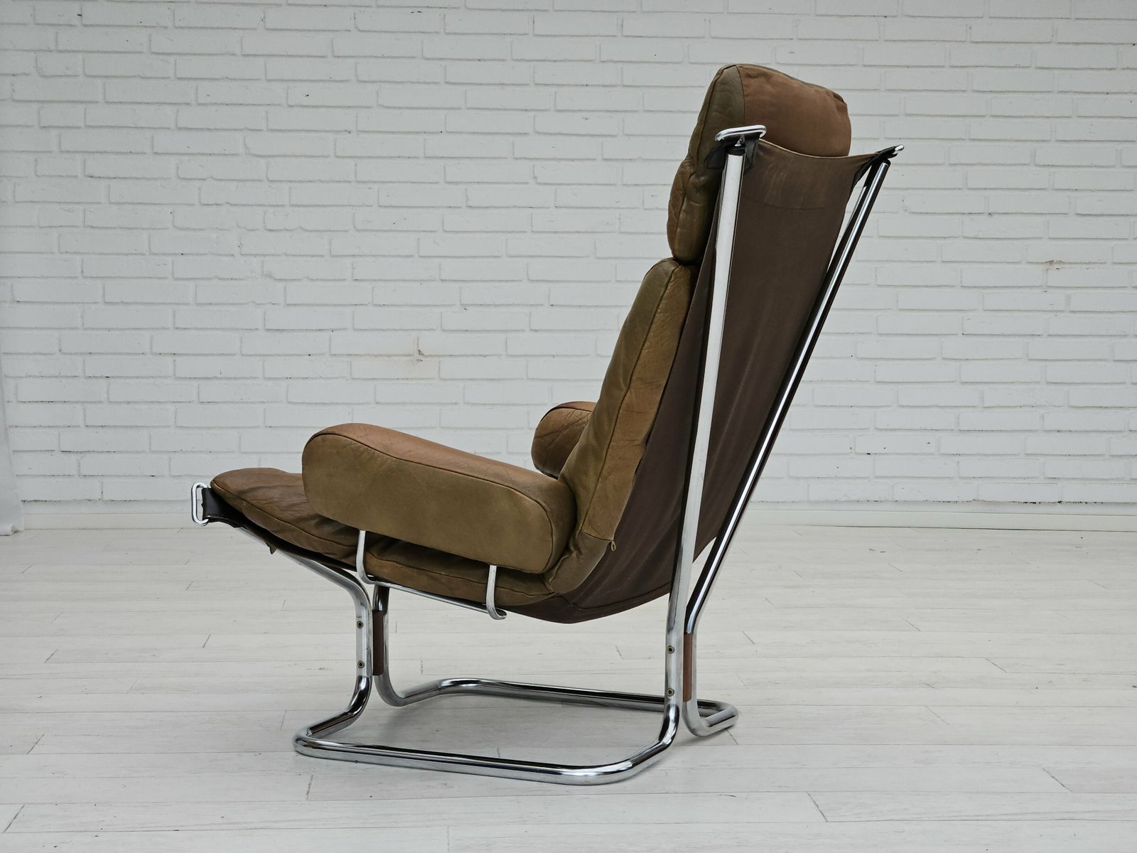 1970s, Norwegian Design By Harald Relling, Original Condition, Leather, Chrome Steel, Teak Wood, Canvas. photo vinterior