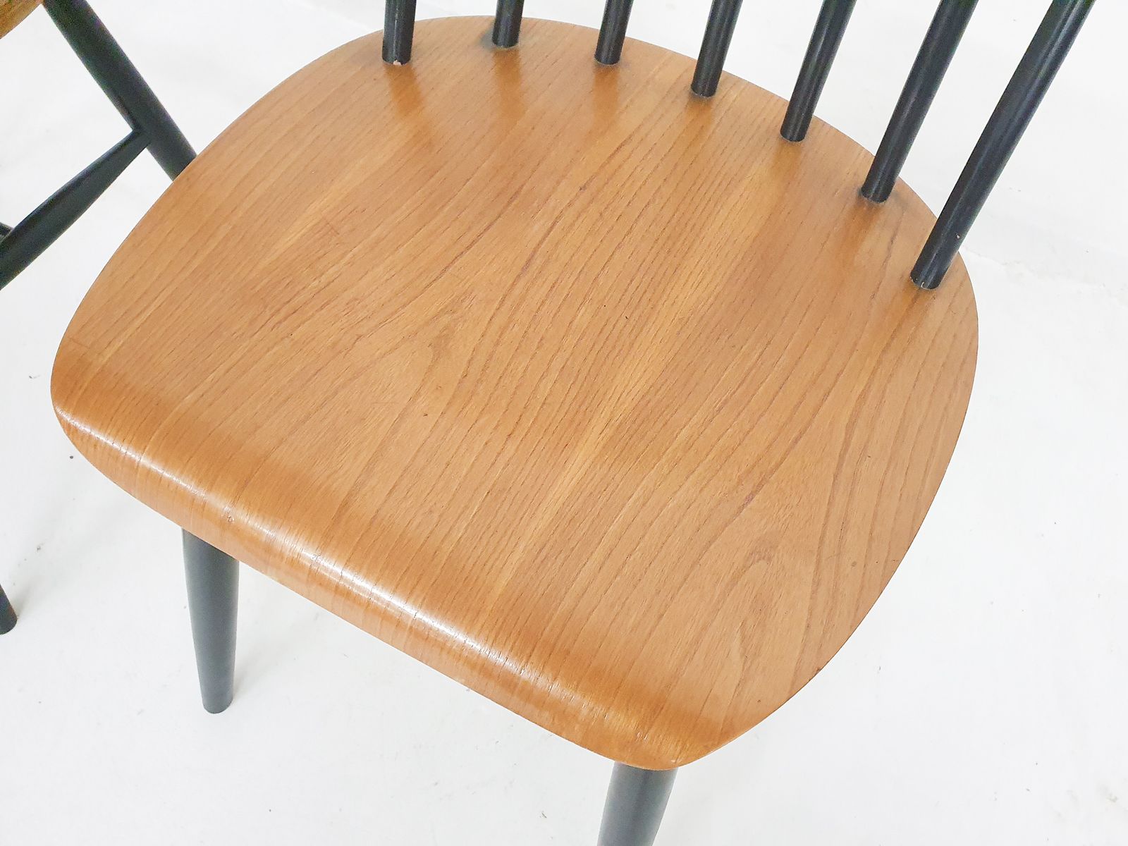 Set Van Twee Stoelen Met Spijlenrug, Nederland, Ca. Jaren 1960 photo buy