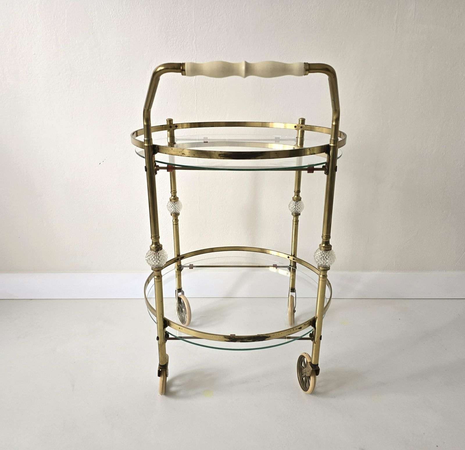 Delicious Rare Round Vintage Hollywood Regency Brass/Glass Bar Cart photo Furniture