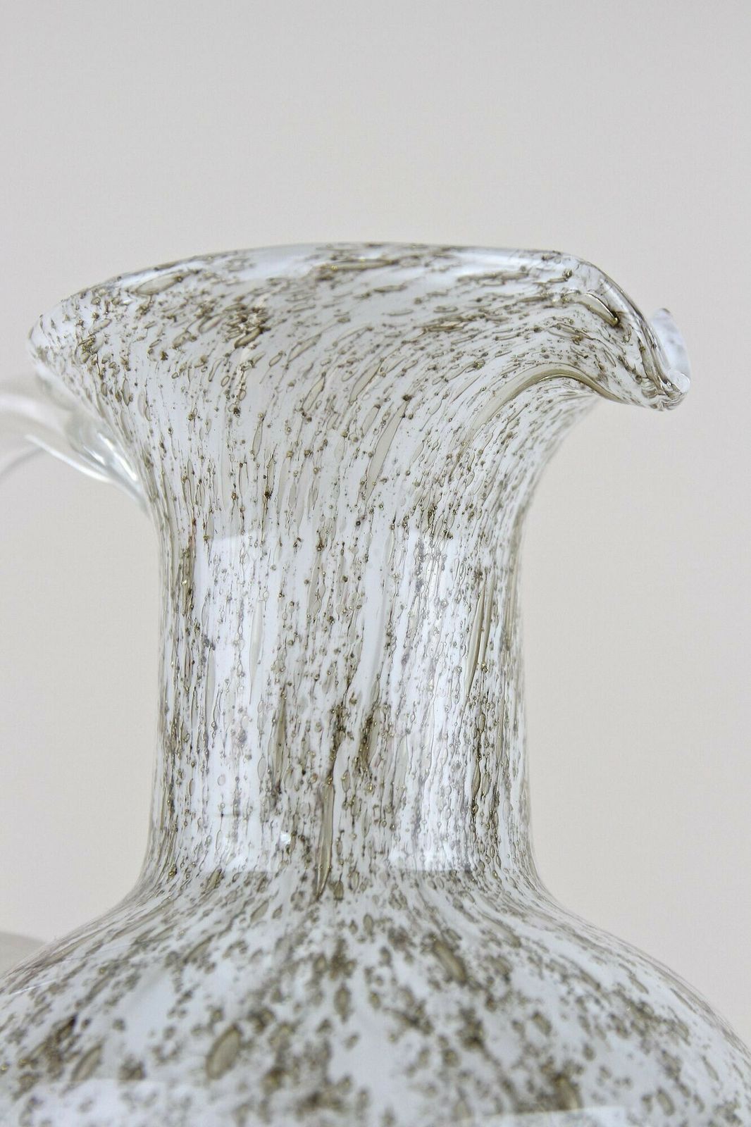 photo vinterior Mid Century Murano Glass Vase/ Glass Jug With Bubbles, Italy Circa 1960