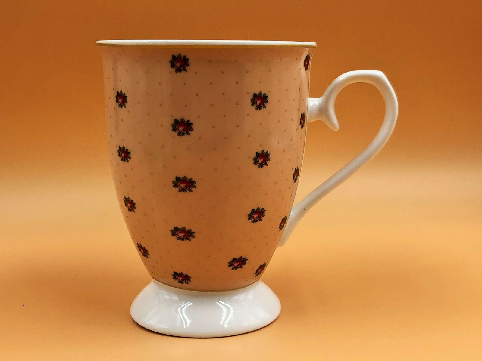 Aynsley China Polka Dot Roses Tea Set For 4. 1.5 Pint Capacity Teapot, 4 Mugs, Creamer & Sugar In Original Box. photo 75.0