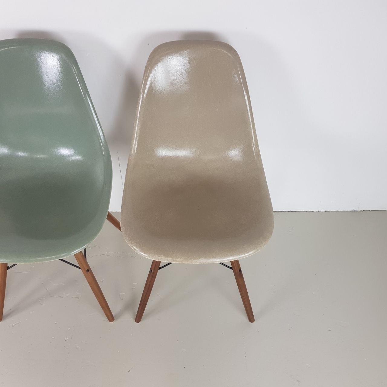 Eames Herman Miller Dsw Side Chairs In Black / Terracotta / Seafoam Green / Light Greige photo vinterior