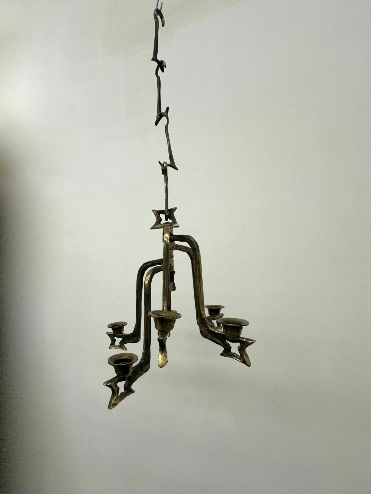 Grote Brutalistische Bronzen Hangende Kandelaar, Jaren 1970 photo Woonaccessoires