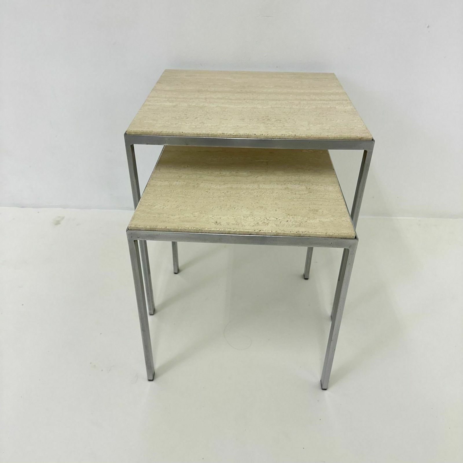 photo furniture Set Van 2 Travertijnen Bijzettafels, Jaren 1970
