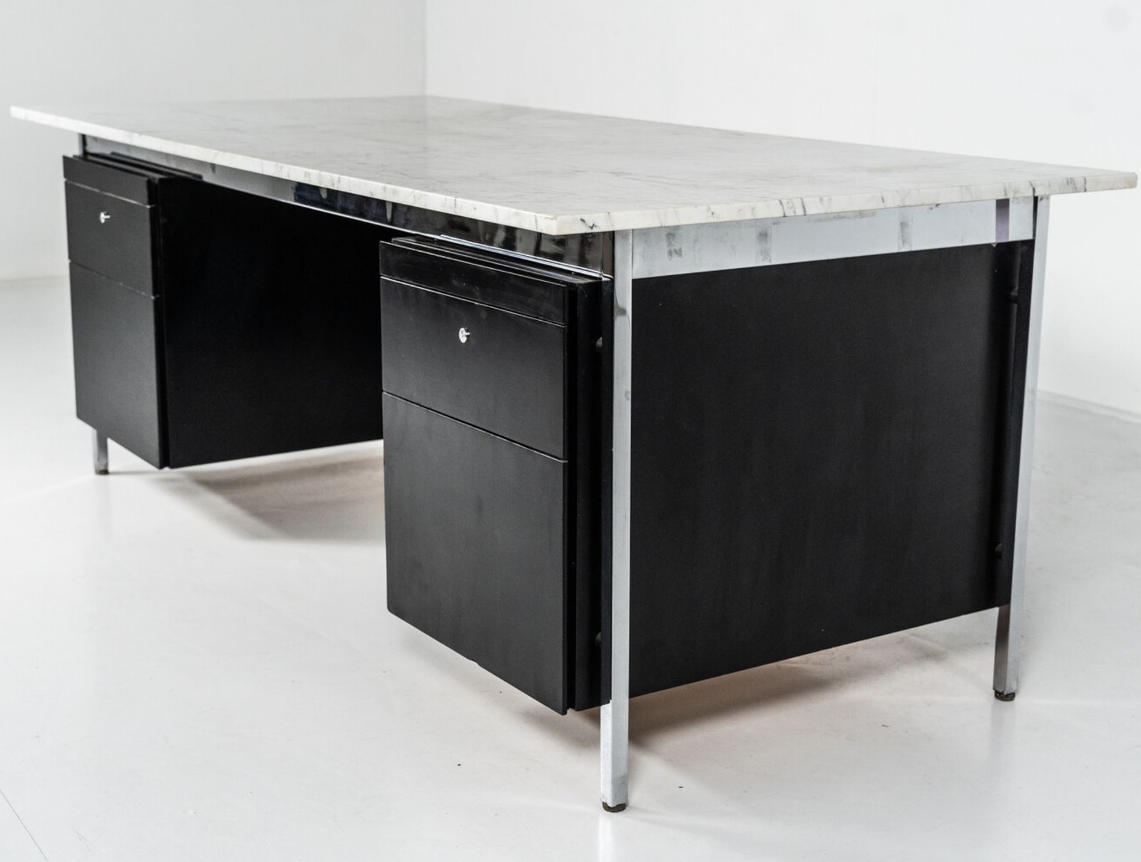 Mid Century Modern Desk By Florence Knoll For Knoll International photo 4180.0