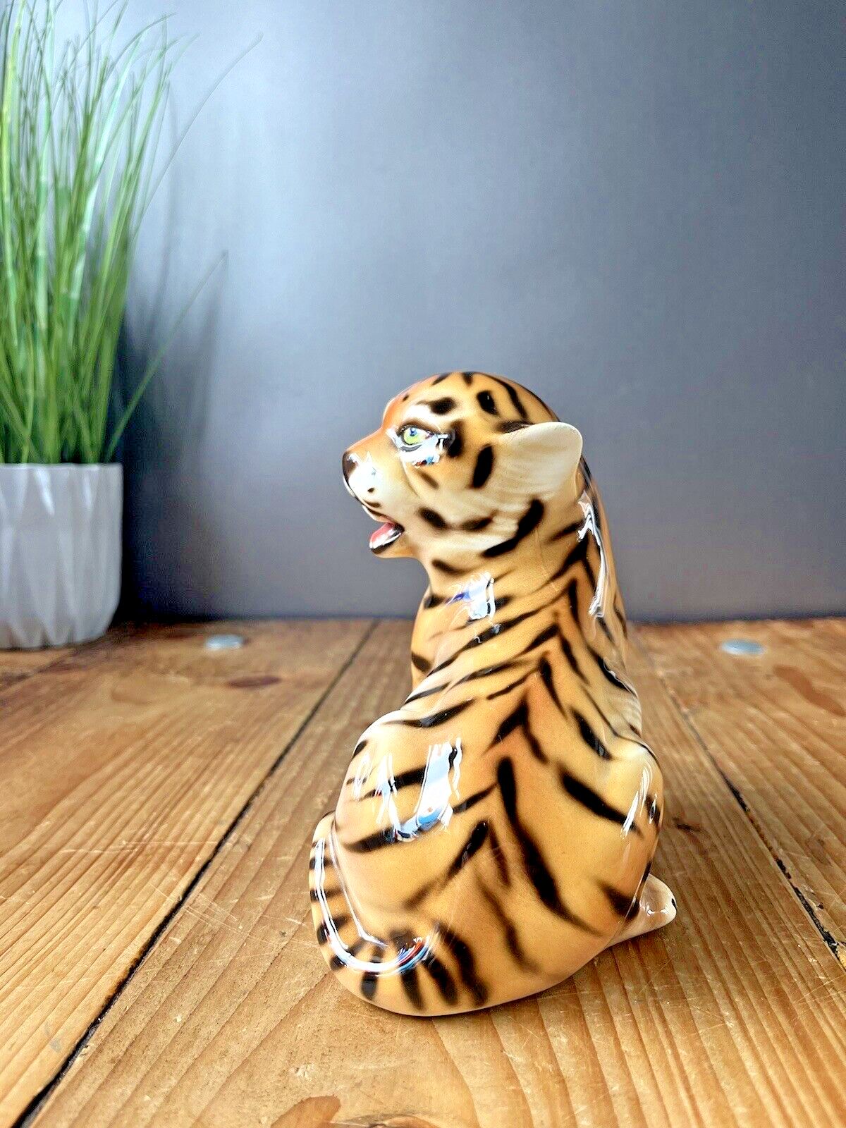 Mid Century 50s Italian Bassano Ceramics Hollywood Glam Tiger Cub Ornament Italy photo vintage