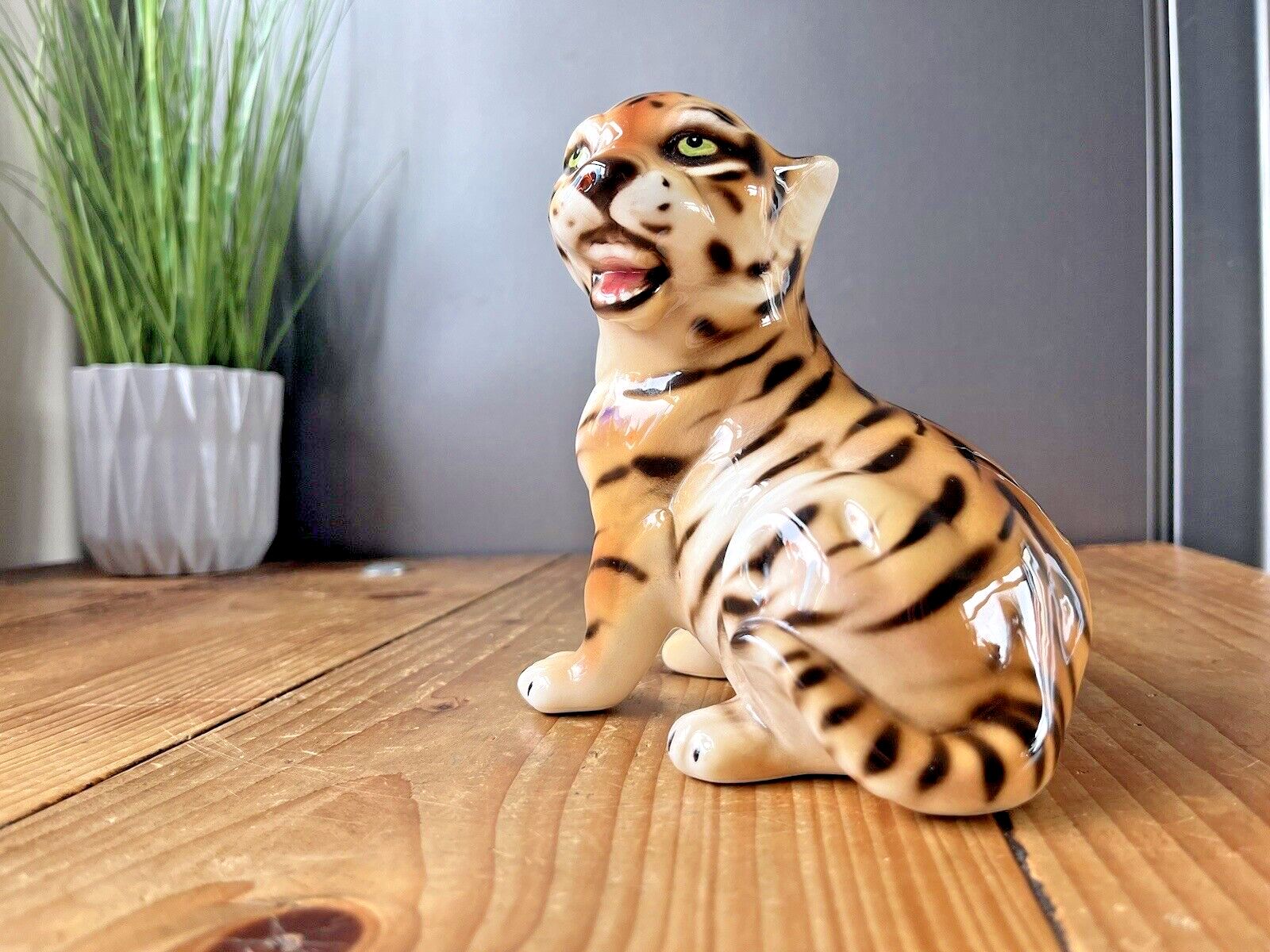 photo furniture Mid Century 50s Italian Bassano Ceramics Hollywood Glam Tiger Cub Ornament Italy
