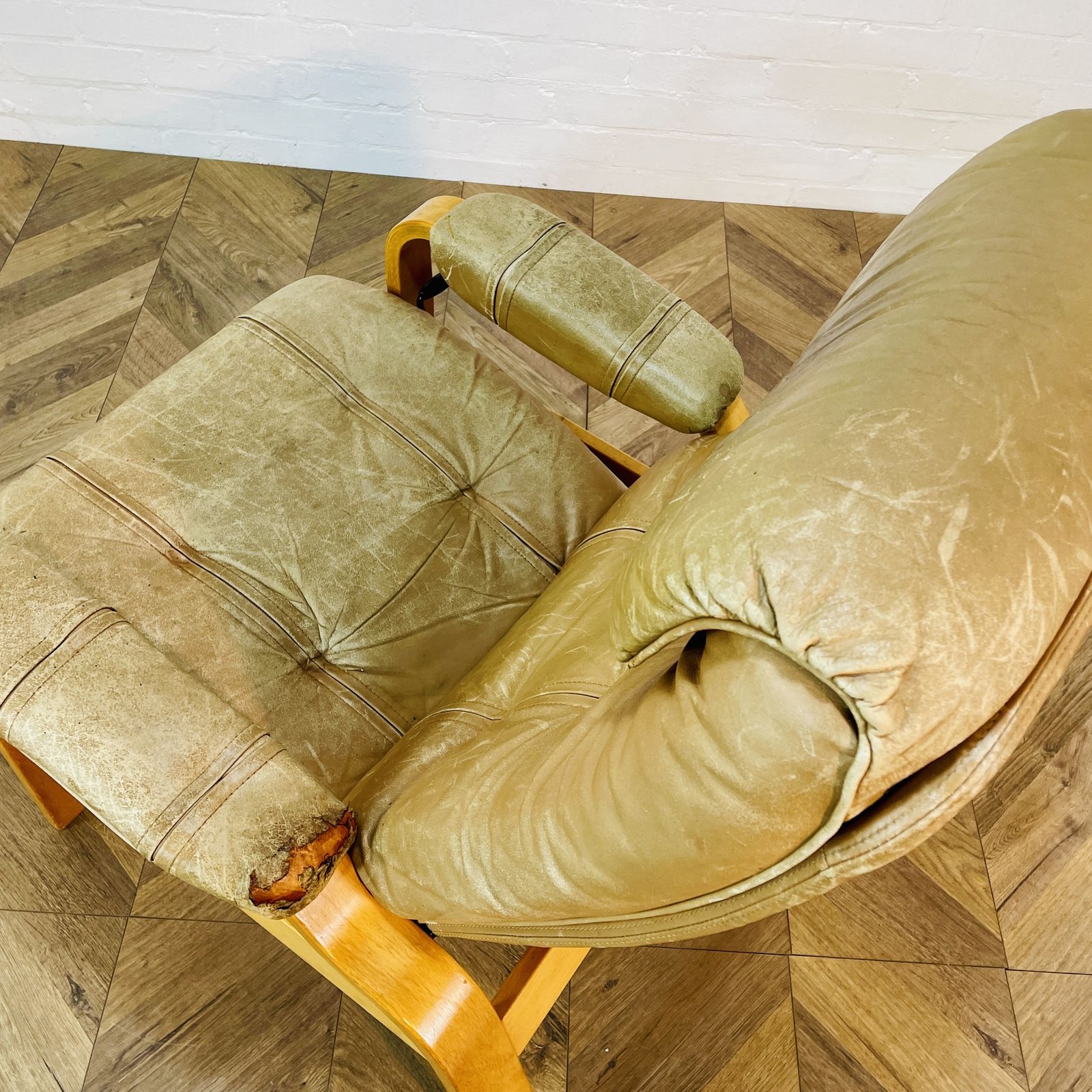 Mid Century Leather Lounge Armchair By Skoghaug Industries, 1970s photo for sale