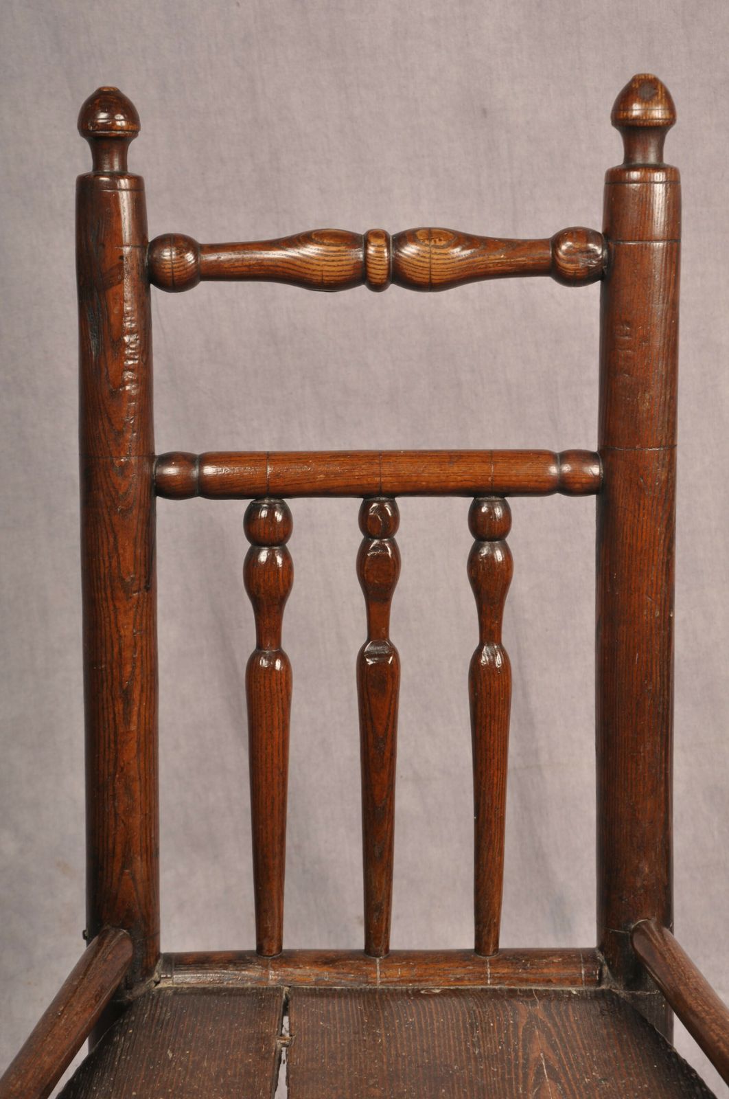 photo furniture A Near Pair Of 17th Century Ash Turners Chairs