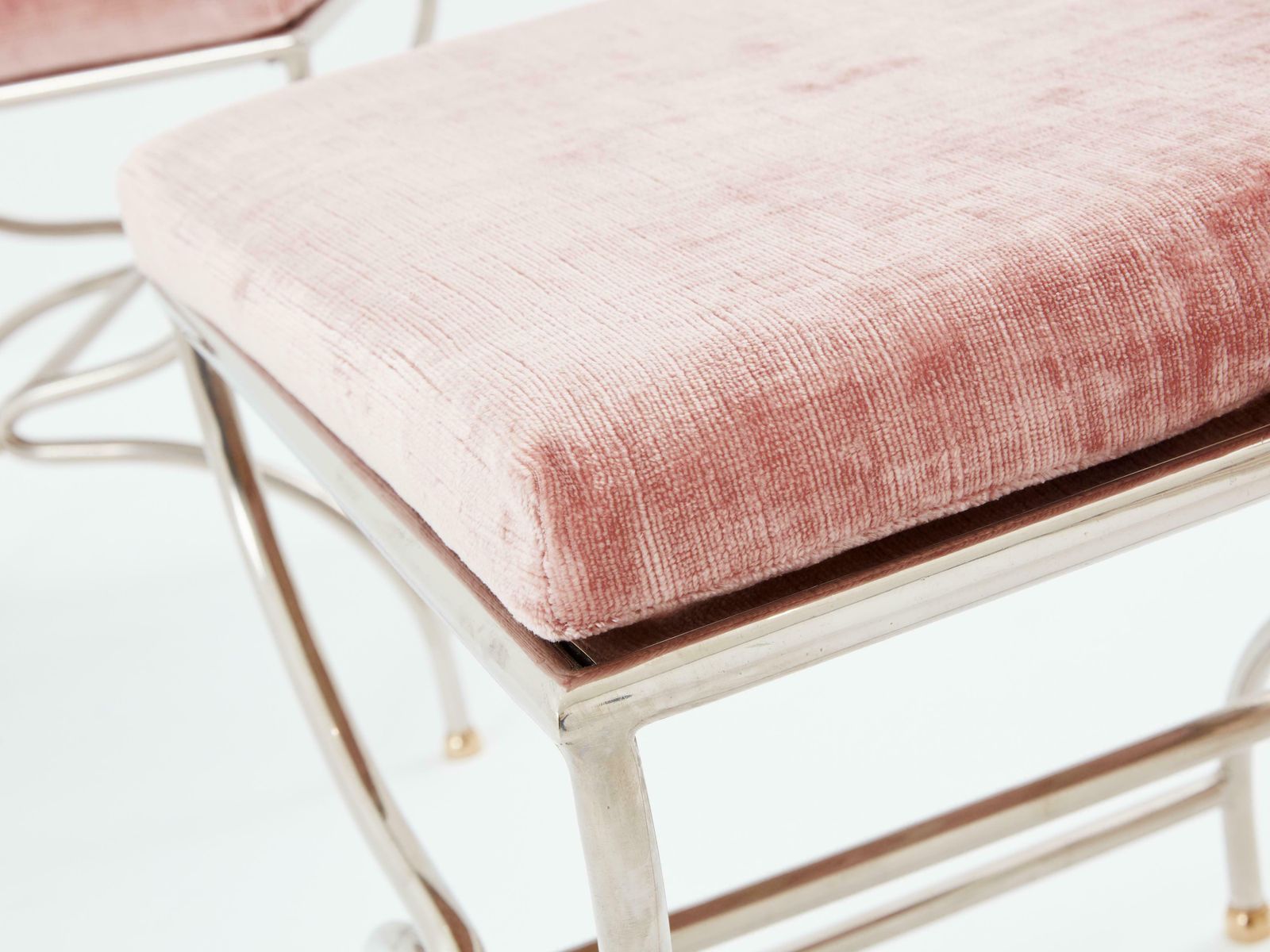 Ensemble de 12 chaises curules Maison Jansen en acier et laiton, velours rose, années 1960 photo vintage