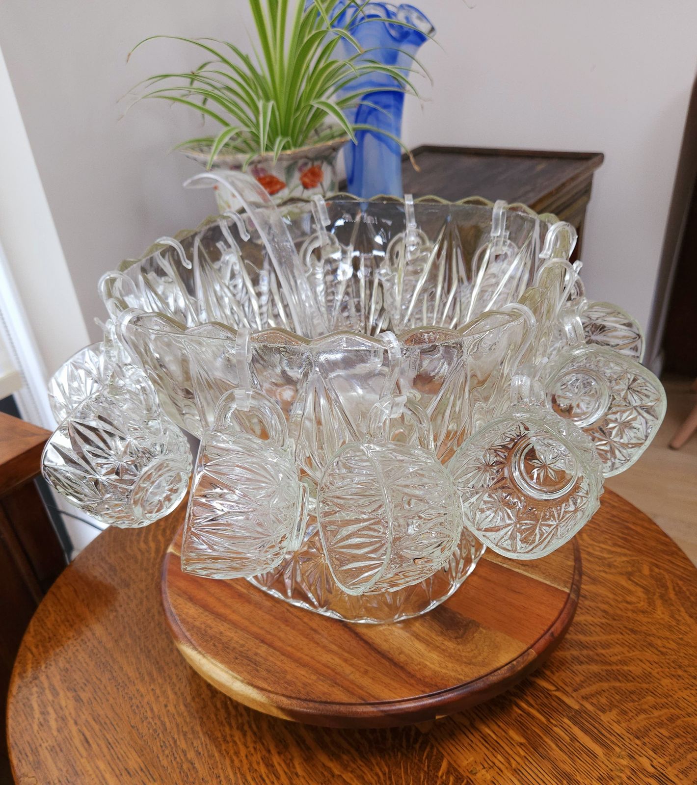 Exceptional 1950s American 27 Piece Crystal Glass Punch Set By Williamsport, USA photo Home Decor