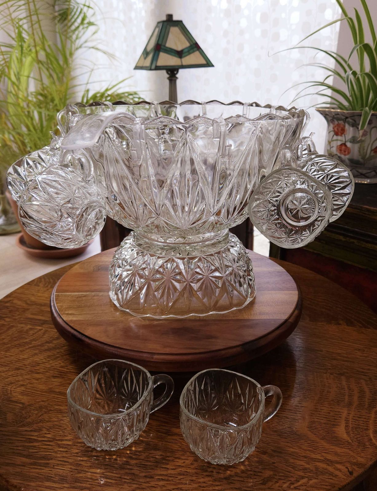 Exceptional 1950s American 27 Piece Crystal Glass Punch Set By Williamsport, USA photo vinterior