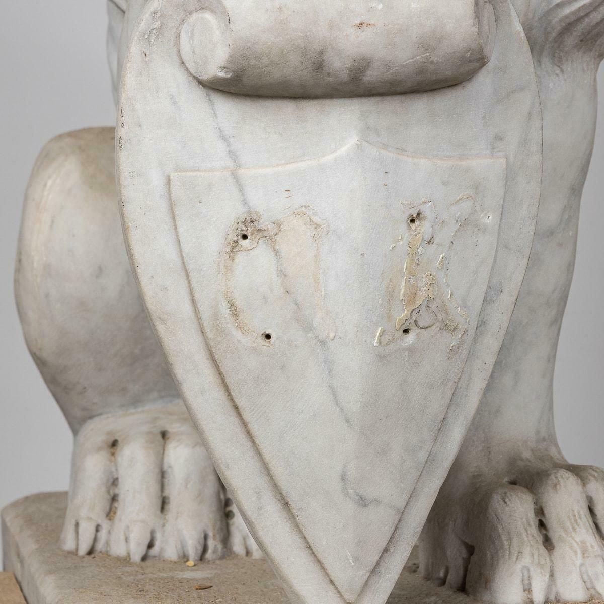 Antique 19th Century Italian Pair Of Marble Lions With Heraldic Shield C.1880 photo vintage