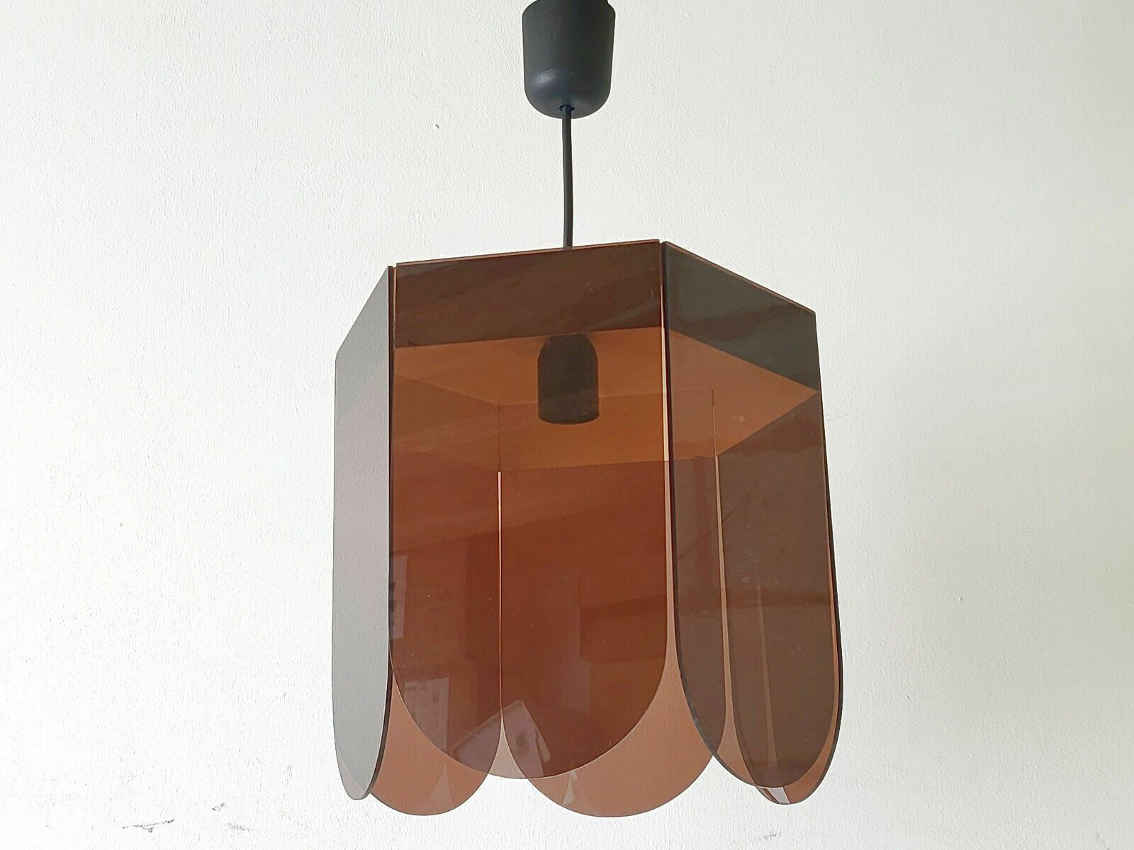 photo furniture Vintage Hanglamp – 1960, Gerookt Plexiglas En Verchroomd Staal, Space Age