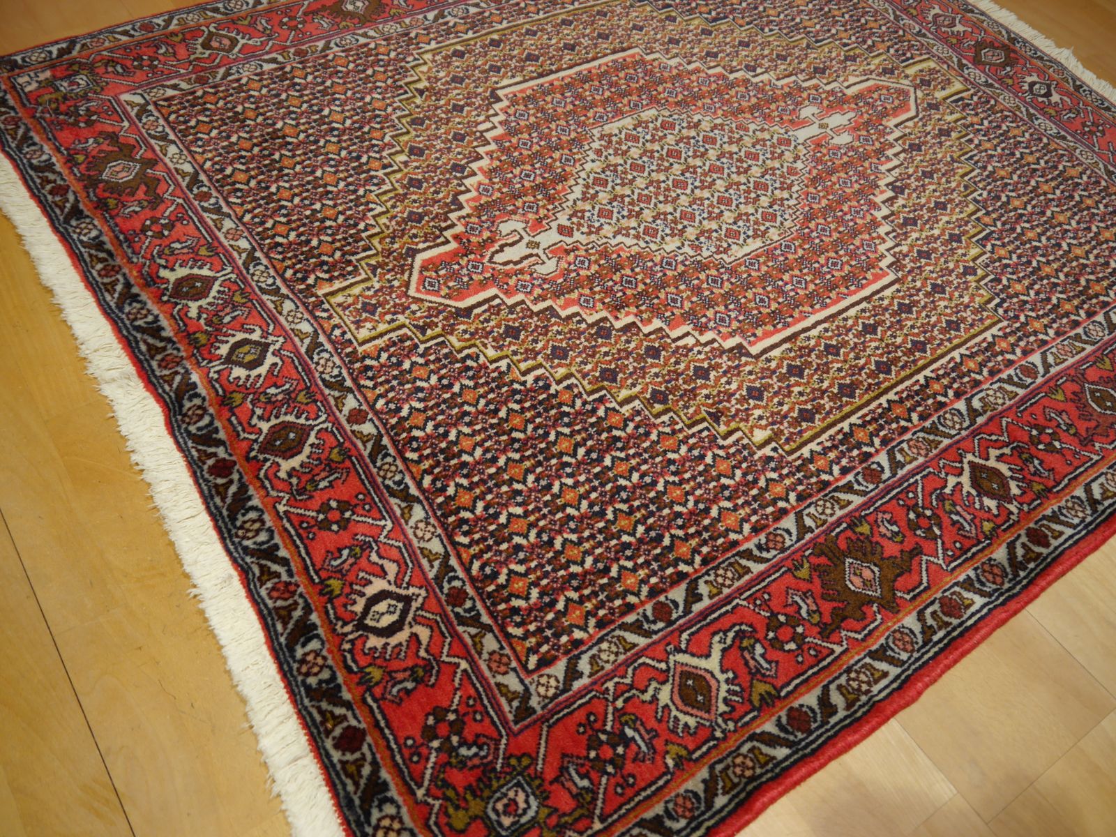 701.0 Bidjar Senneh Vintage Rug 4.7 X 4.1 Ft / 144 X 126 Cm photo