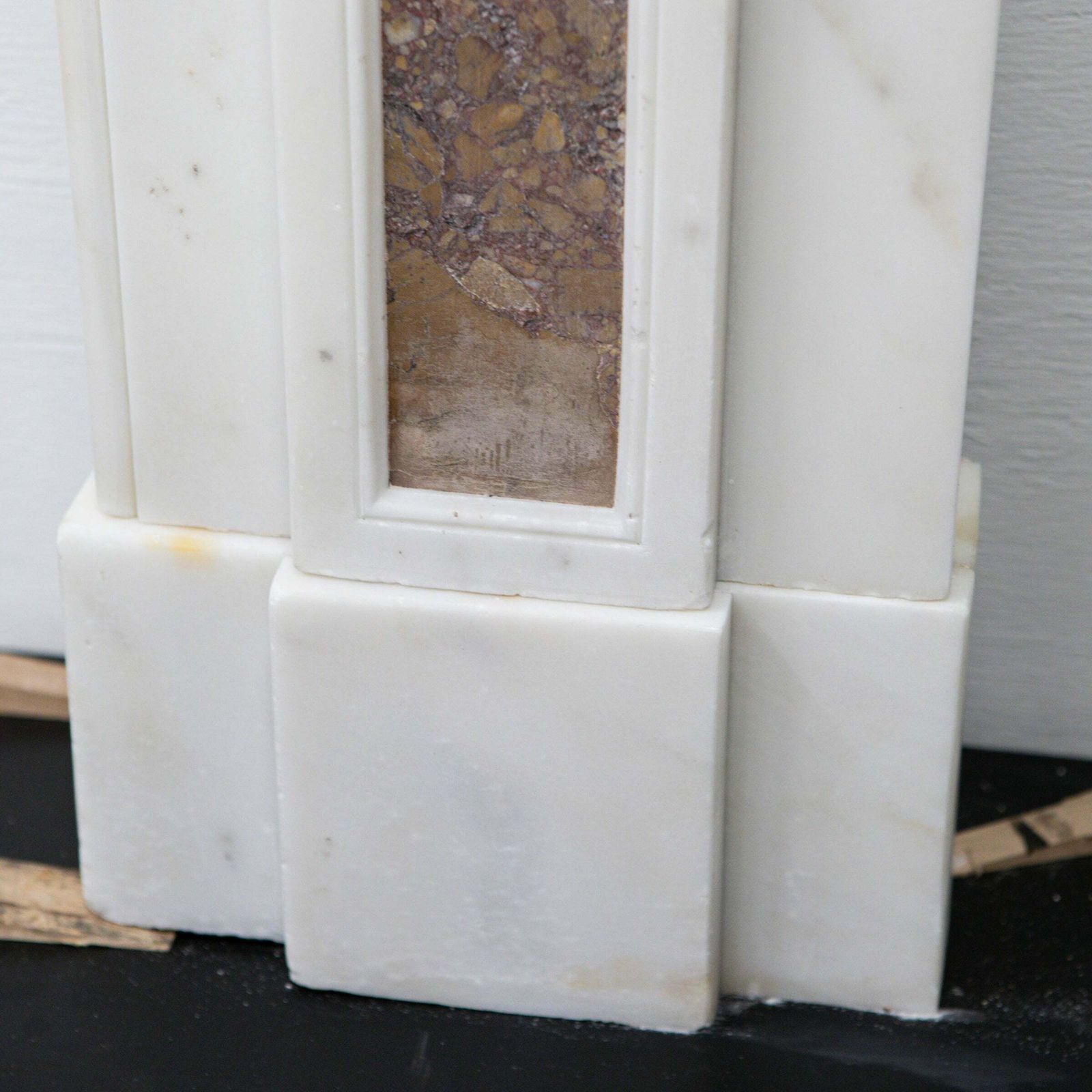 photo vinterior Marble Antique Late Georgian Statuary And Spanish Brocatello Inlay Chimneypiece C.1790