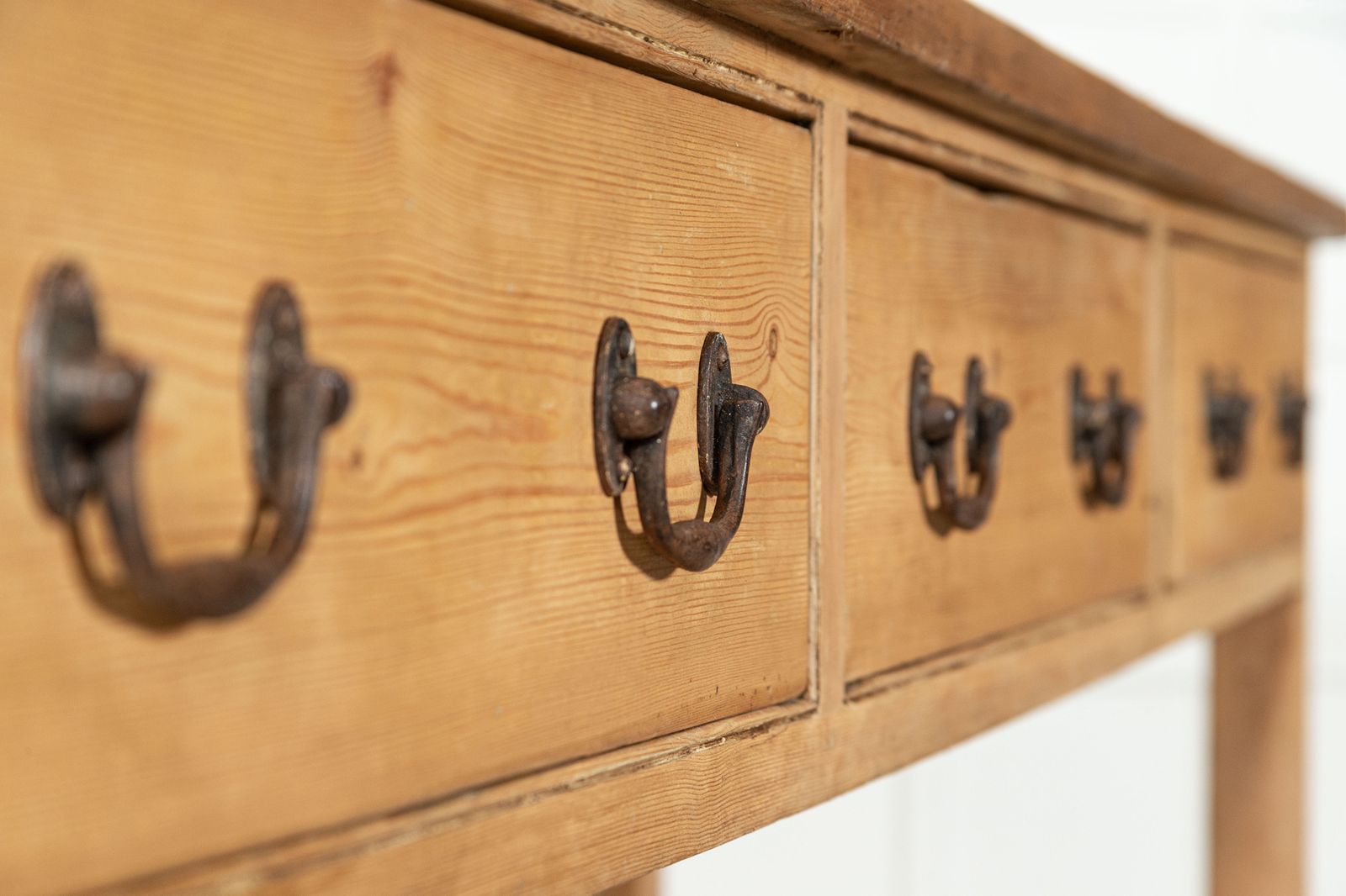 Monumental English Georgian Country House Pine Potboard Dresser Base photo vinterior
