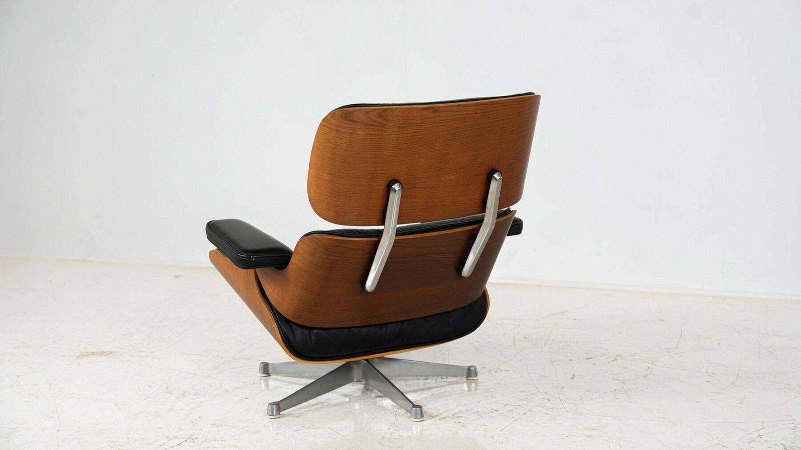 Mid Century Lounge Chair And Ottoman By Charles & Ray Eames For Herman Miller photo furniture