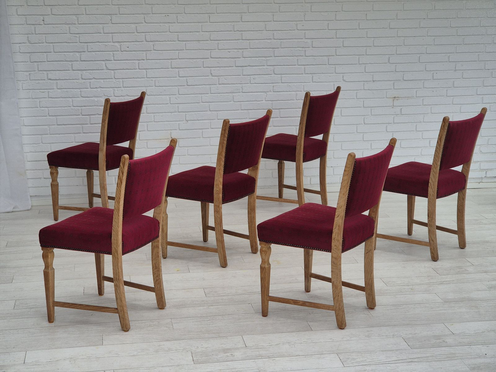 Jaren 1970 – Set Van 6 Deense Eetkamerstoelen, Zeer Goede Staat, Eikenhout. photo for sale