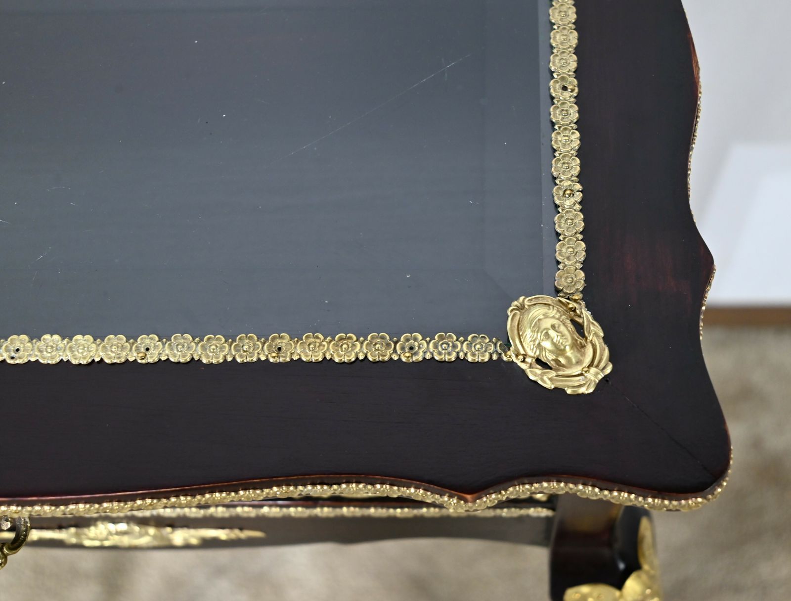 Middle Display Table In Stained Mahogany, Louis XV Style, Napoleon III Period – Mid 19th Century photo buy