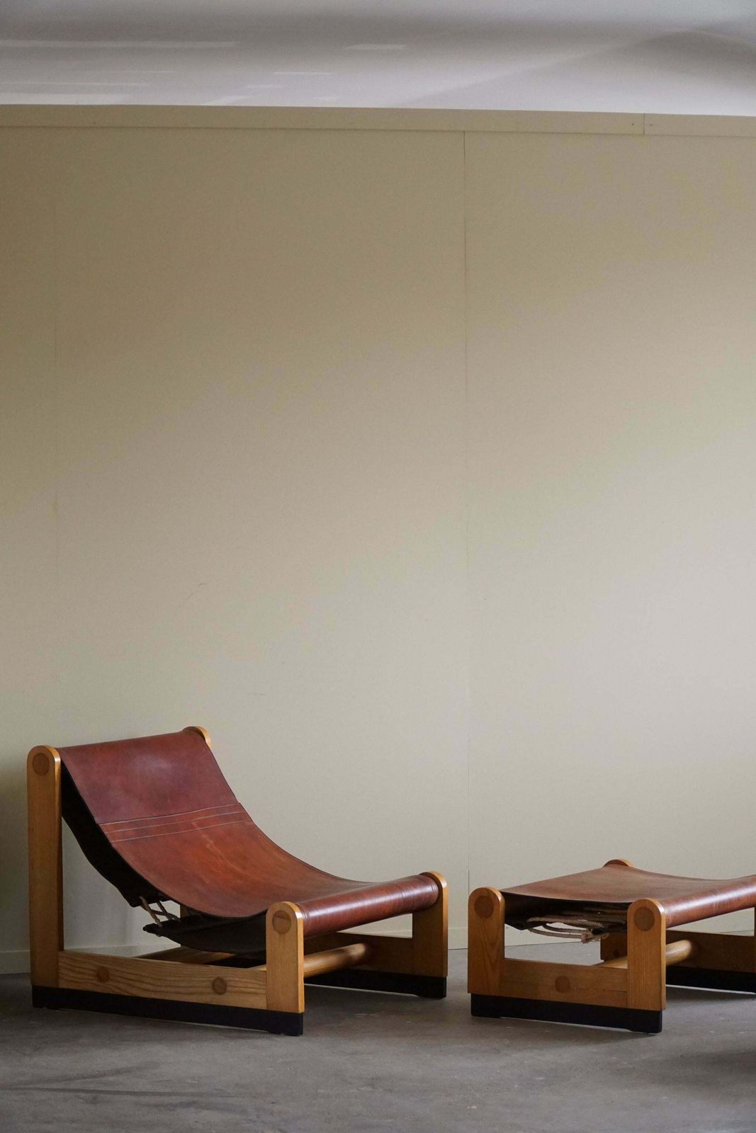 Francesco Lucianetti, Lounge Chairs In Leather & Elm, Italian Modern, 1960s photo Furniture