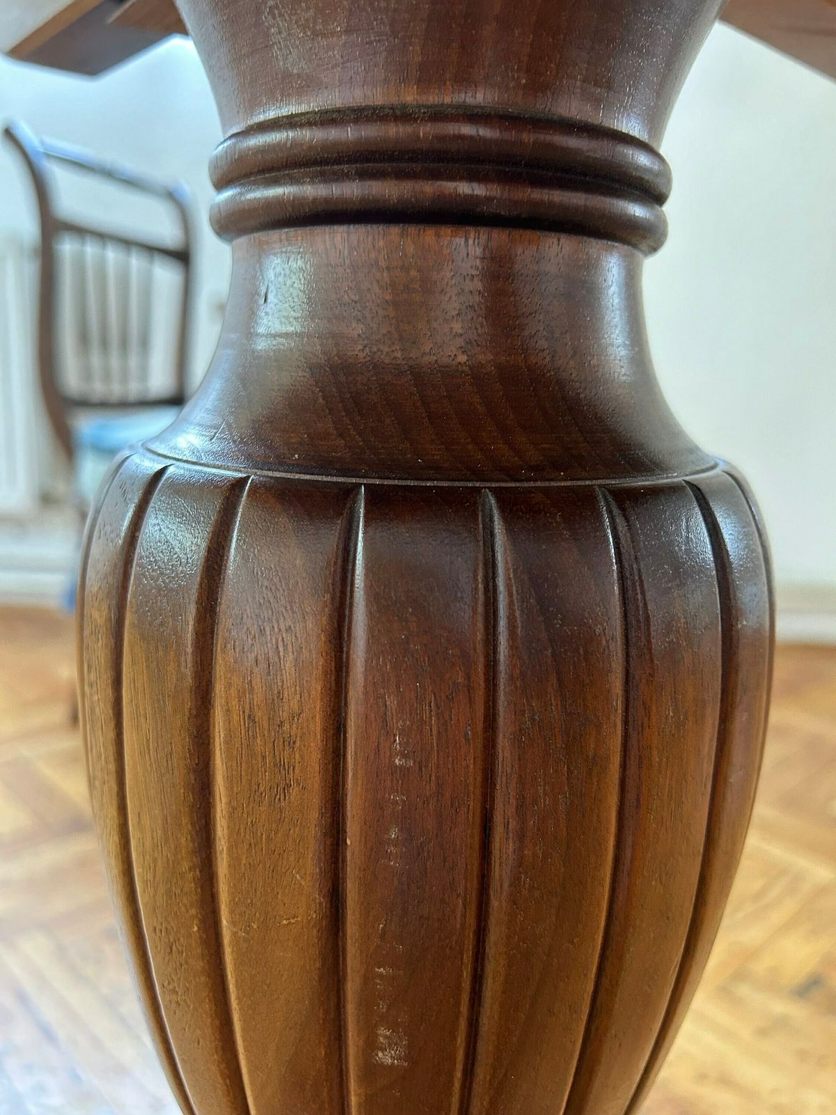 Vintage Solid Wood Round Pedestal Side Table, Antique Furniture, Antique Sidetable, Vintage Furniture,Made In Italy photo vinterior