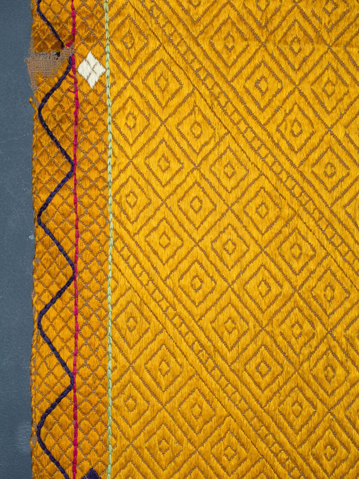 2100.0 Gold Vari Da Bagh Phulkari Early 20th Century photo