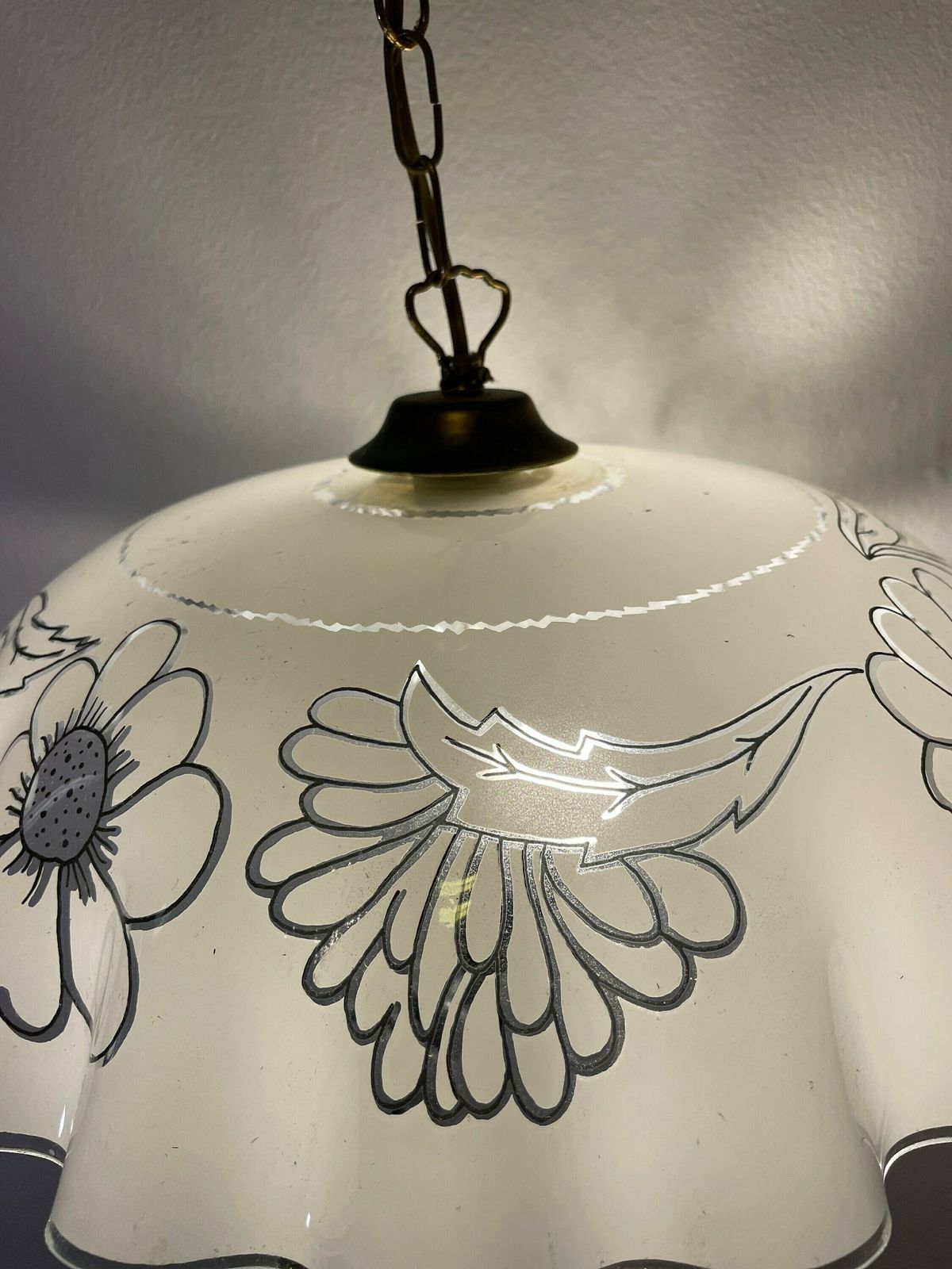 Vintage Glass & Brass Ceilling Light Pendant / Glass With Rose Pattern/ 80s Lamp / Vintage Decor photo vinterior