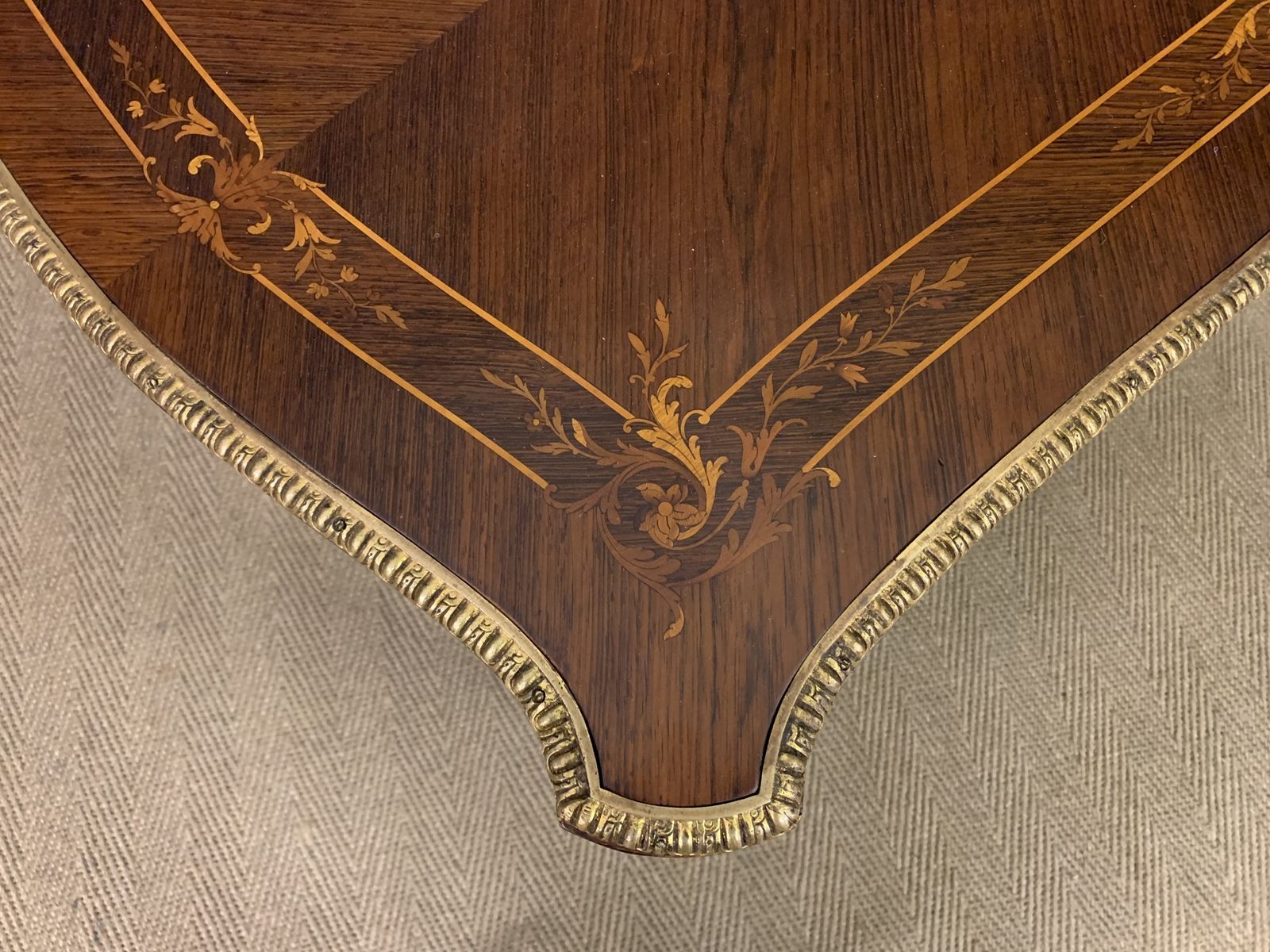 Inlaid Kingwood Floral Marquetry Table photo 1950.0