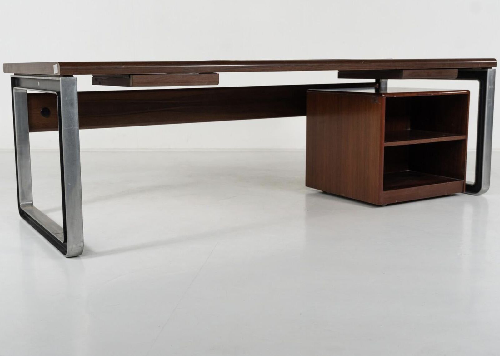 Mid Century Modern T333 Desk By Oslvado Borsani And Eugenio Gerli For Tecno photo vintage