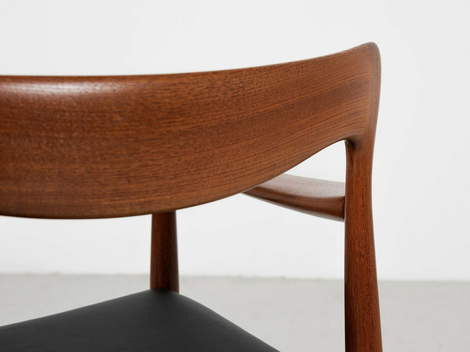 Midcentury Danish Chair With Armrests In Teak And New Skai By Arne Vodder For Vamo 1960s photo vinterior