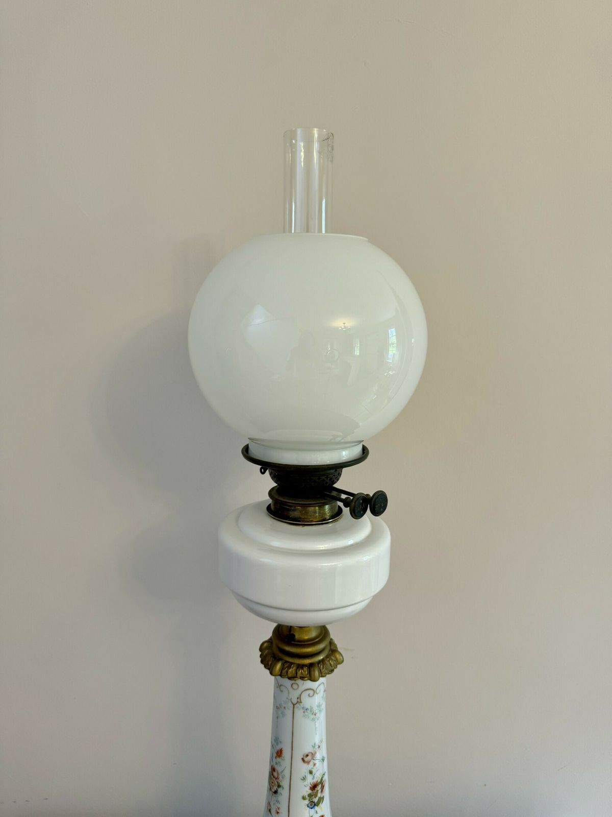 Fantastic Quality Victorian Oil Lamp photo Lighting