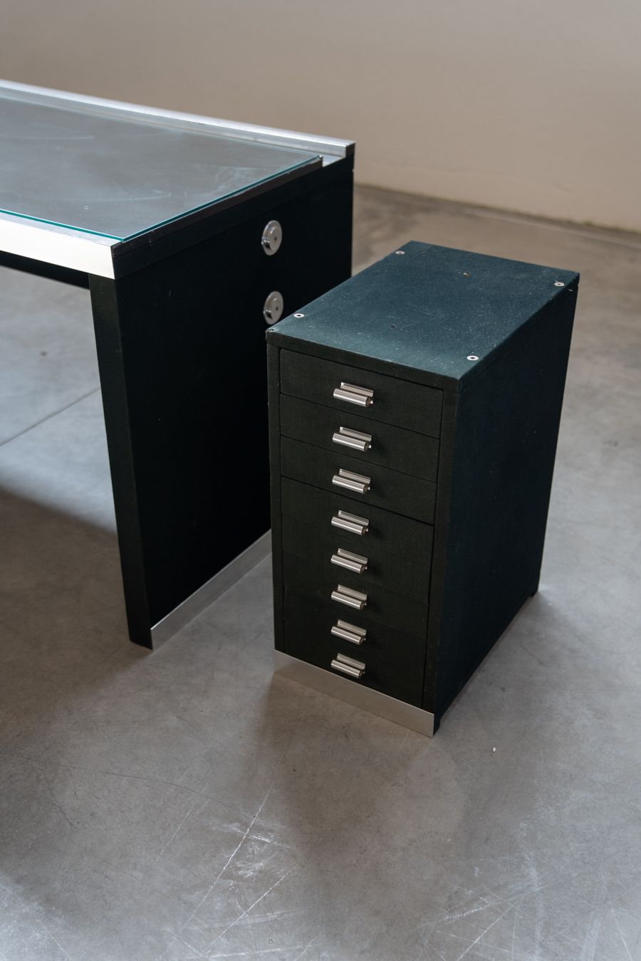photo buy Guido Faleschini Desk For Mariani, 1970
