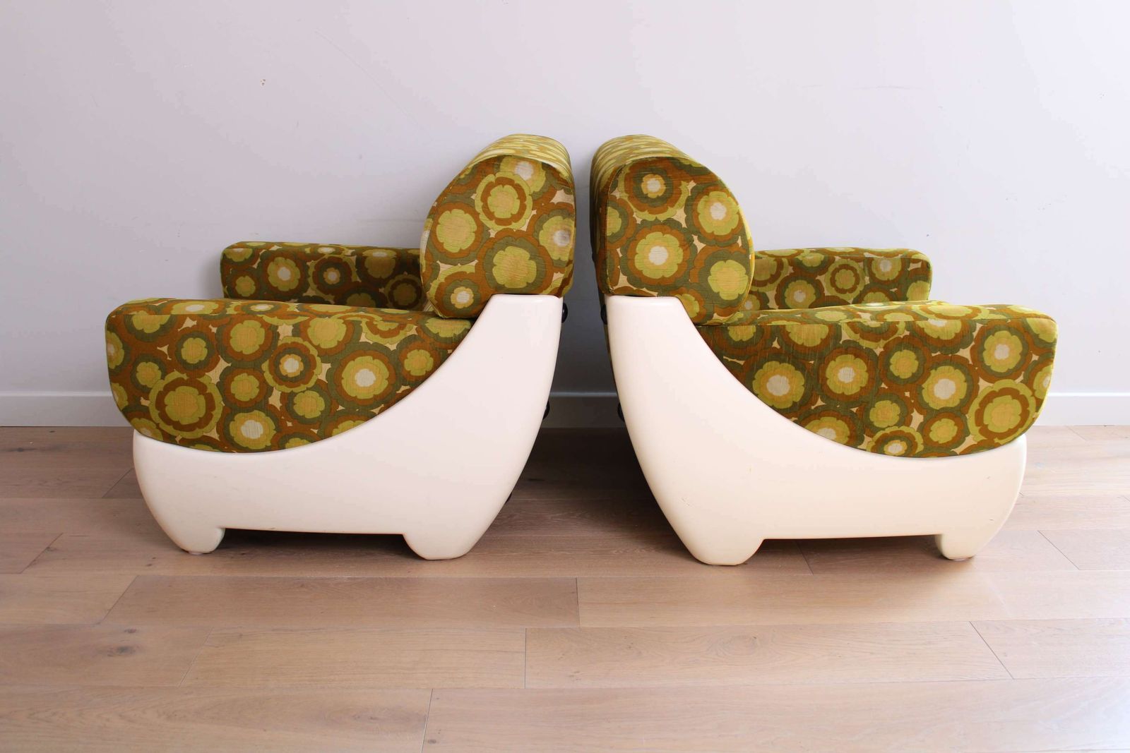 A Pair Of Vintage Mid Century Modern Arm Chairs   Italy 1970s photo vintage