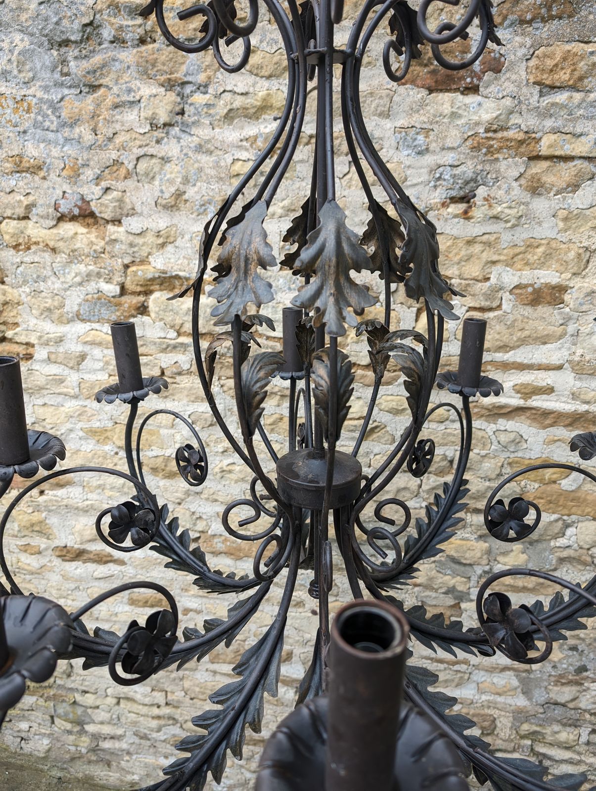 photo furniture Antique, Metal, 8 Branch, Wired Chandelier