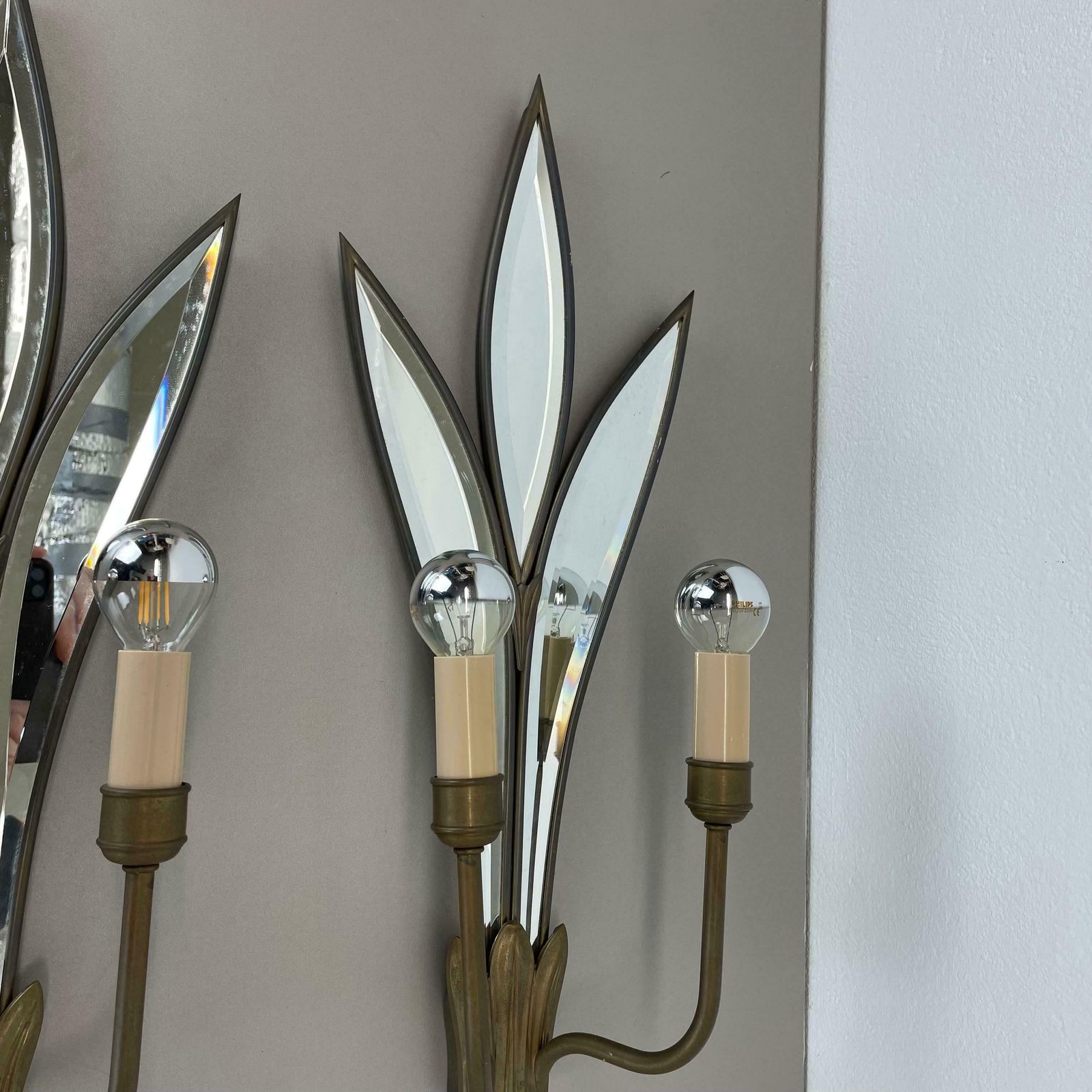Set Of Two Xxl 56cm Floral Mirror And Bronze Theatre Wall Light, France 1970 No2 photo Lighting
