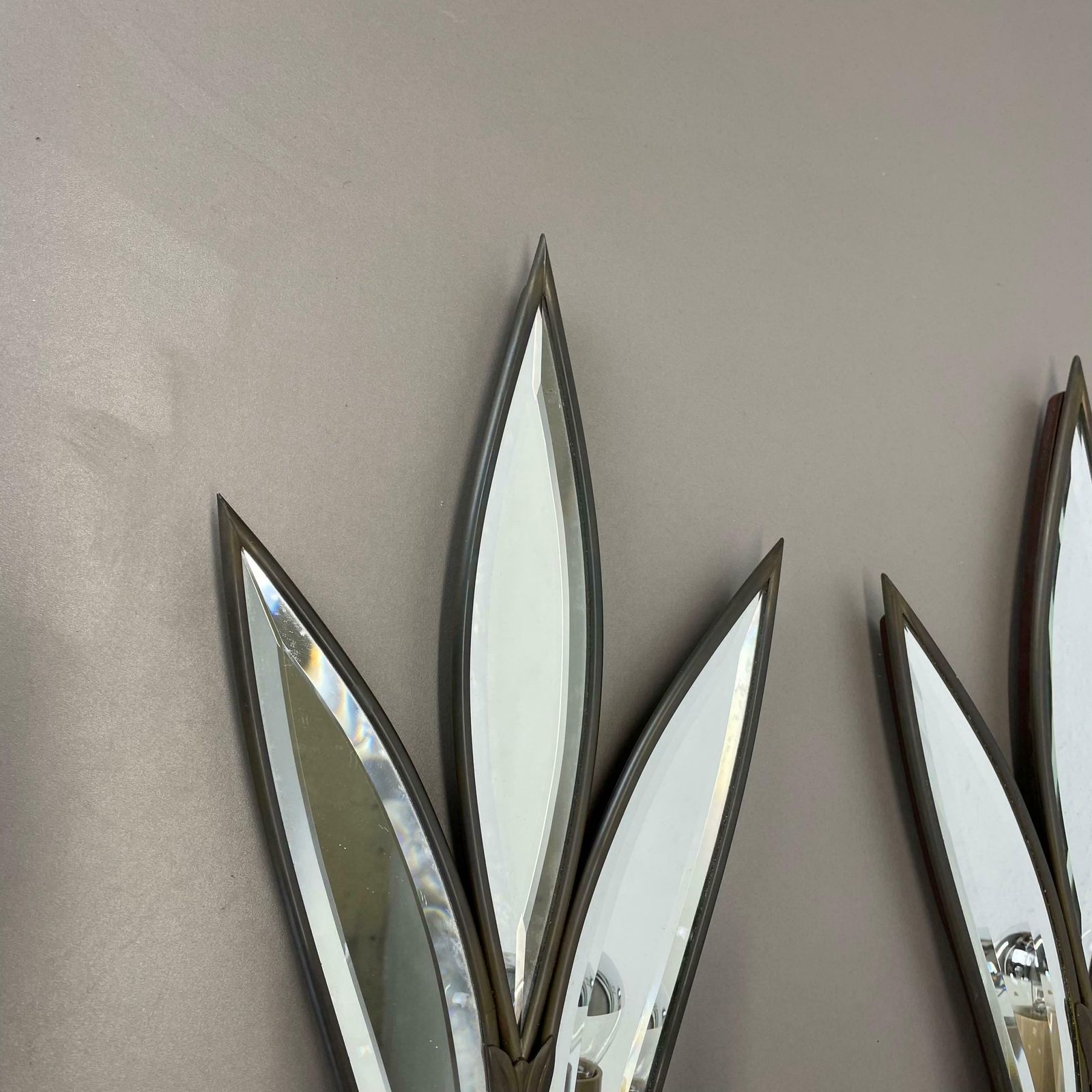 Set Of Two Xxl 56cm Floral Mirror And Bronze Theatre Wall Light, France 1970 No2 photo vintage