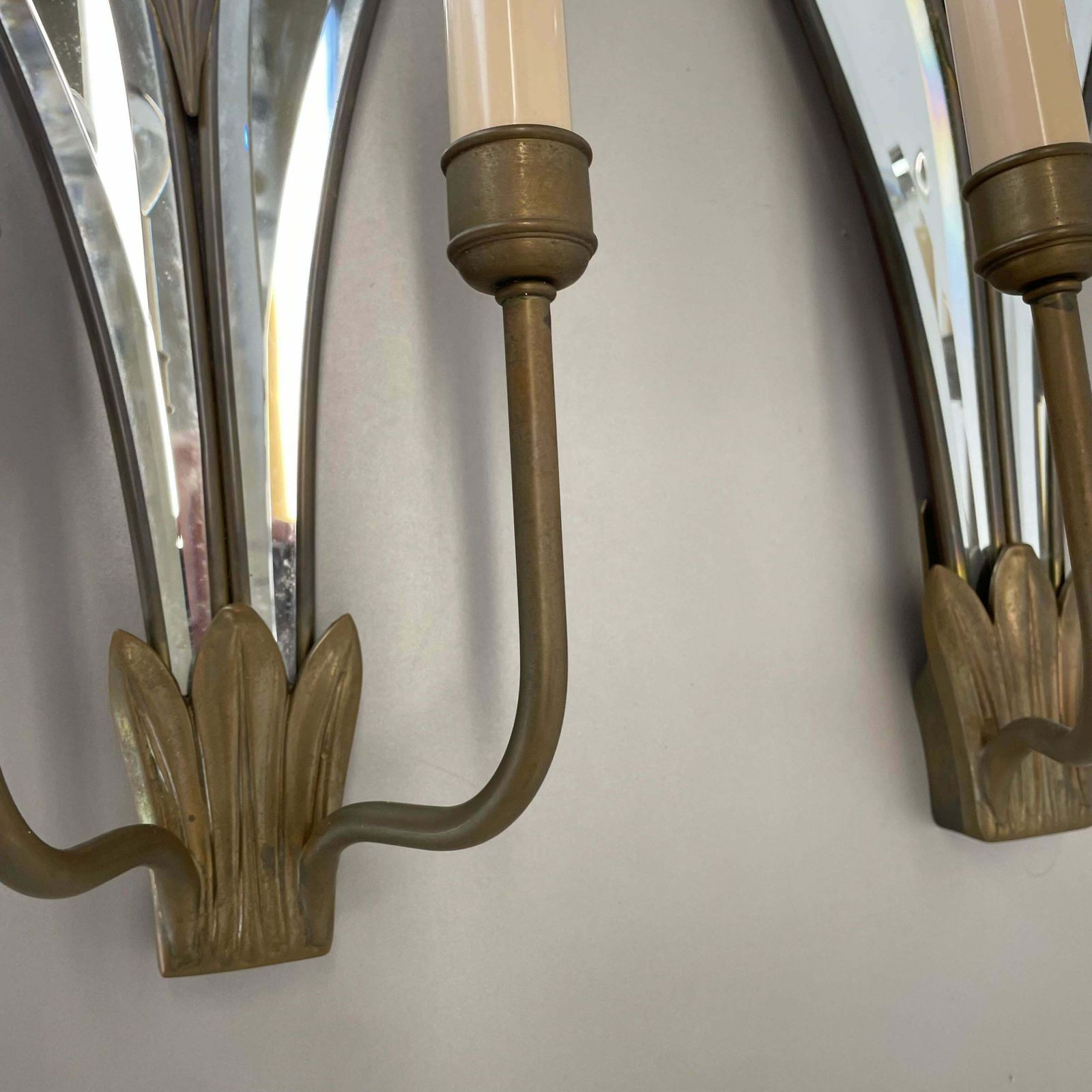 Lighting Set Of Two Xxl 56cm Floral Mirror And Bronze Theatre Wall Light, France 1970 No2 photo