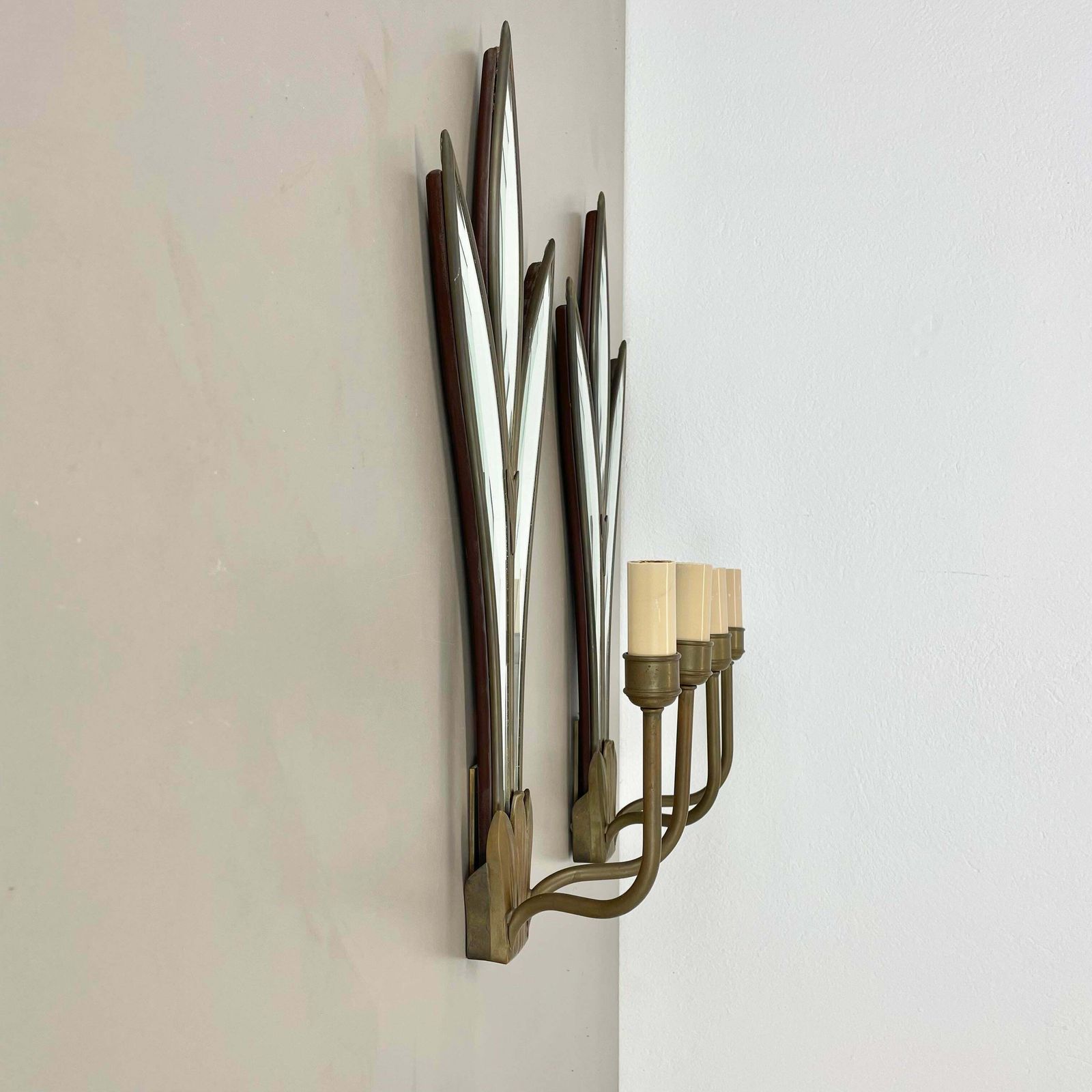Set Of Two Xxl 56cm Floral Mirror And Bronze Theatre Wall Light, France 1970 No1 photo Lighting