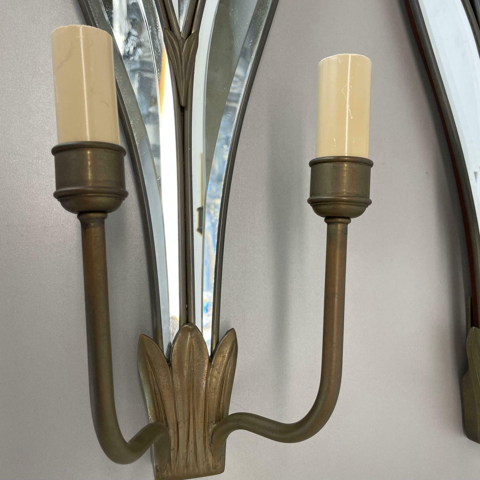 Set Of Two Xxl 56cm Floral Mirror And Bronze Theatre Wall Light, France 1970 No1 photo vintage