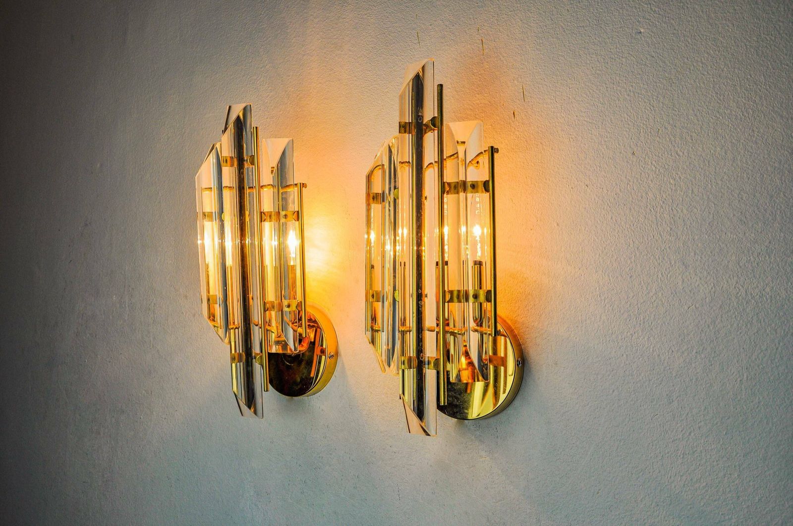 Pair Of Venini Wall Lights, Triedri Glass, Murano, Italy 1970 photo 944.0