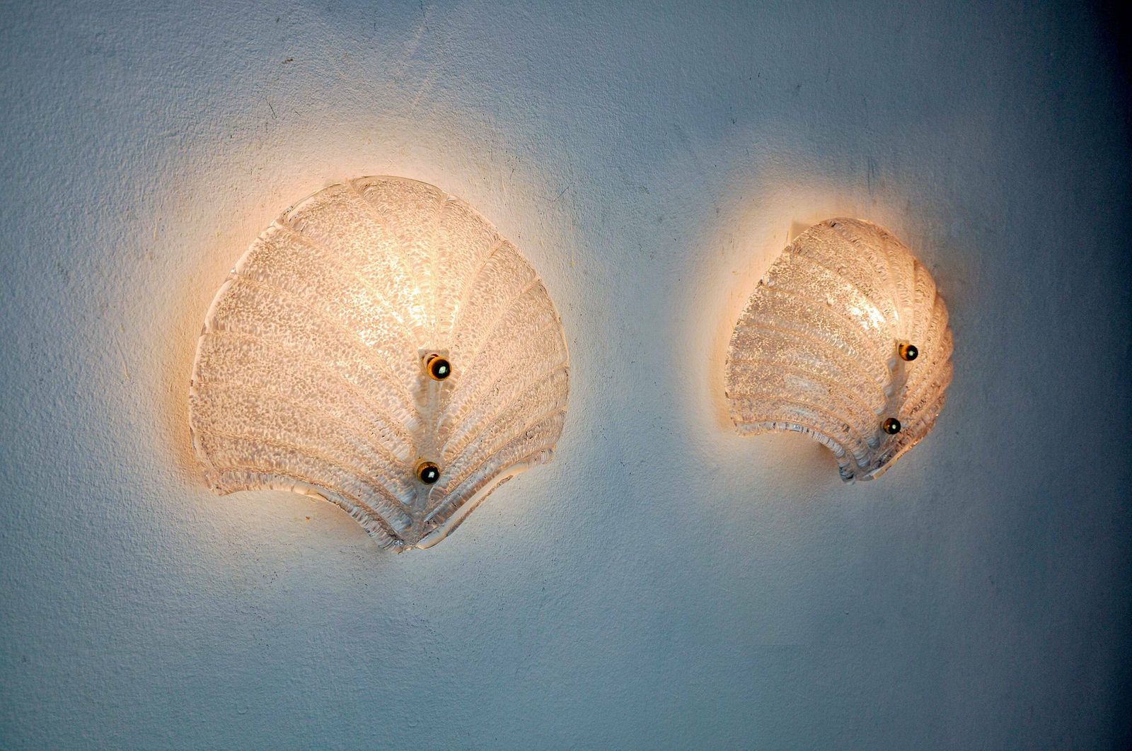 Pair Of Xl Shell Wall Lights, Frosted Murano Glass, Italy, 1980 photo vinterior
