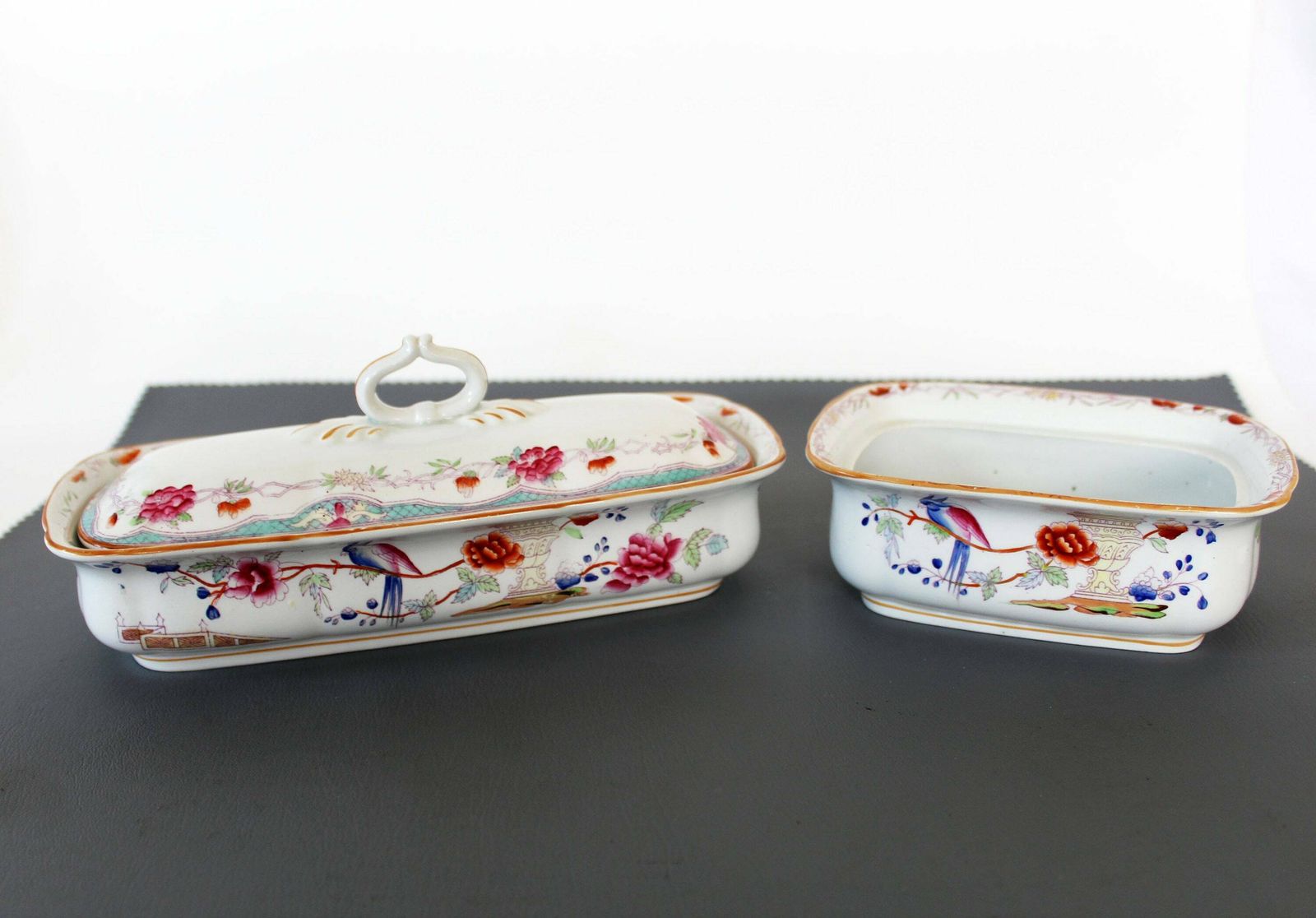 Two Antique Ceramic Soap Dish, Petrus Regout Maastricht, Decor Portici Circa 1860s, Oriental Design, Bird Of Paradise, Bathroom Organiser