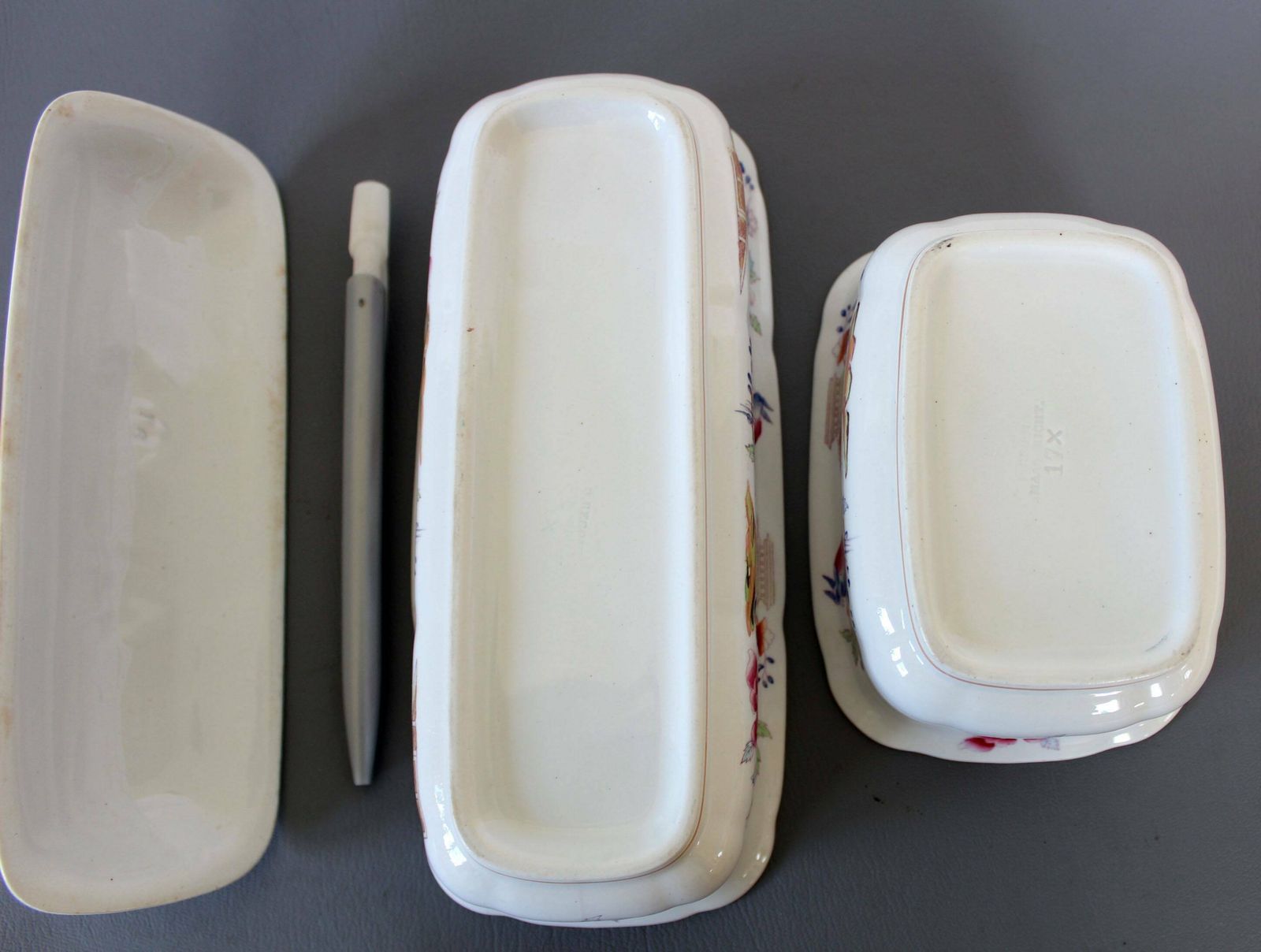 Two Antique Ceramic Soap Dish, Petrus Regout Maastricht, Decor Portici Circa 1860s, Oriental Design, Bird Of Paradise, Bathroom Organiser photo vintage