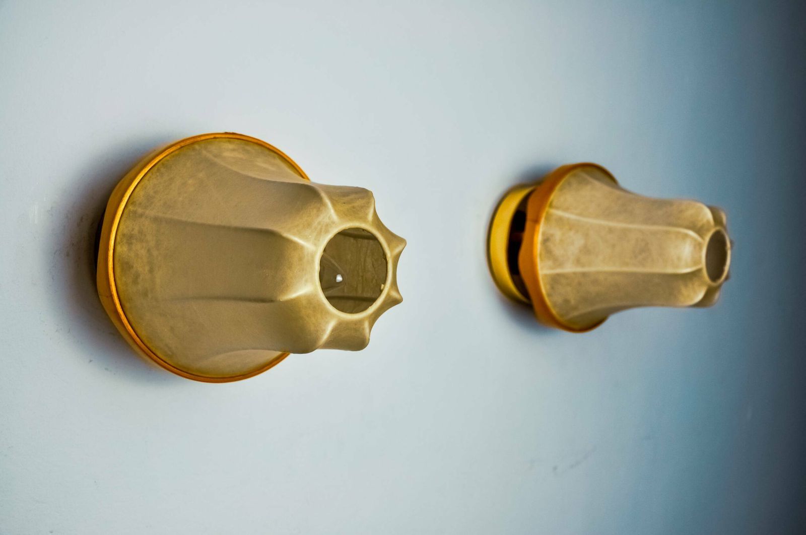 Pair Of Pear Shaped "Cocoon" Wall Lights, Resin And Pine, Italy, 1970 photo Lighting